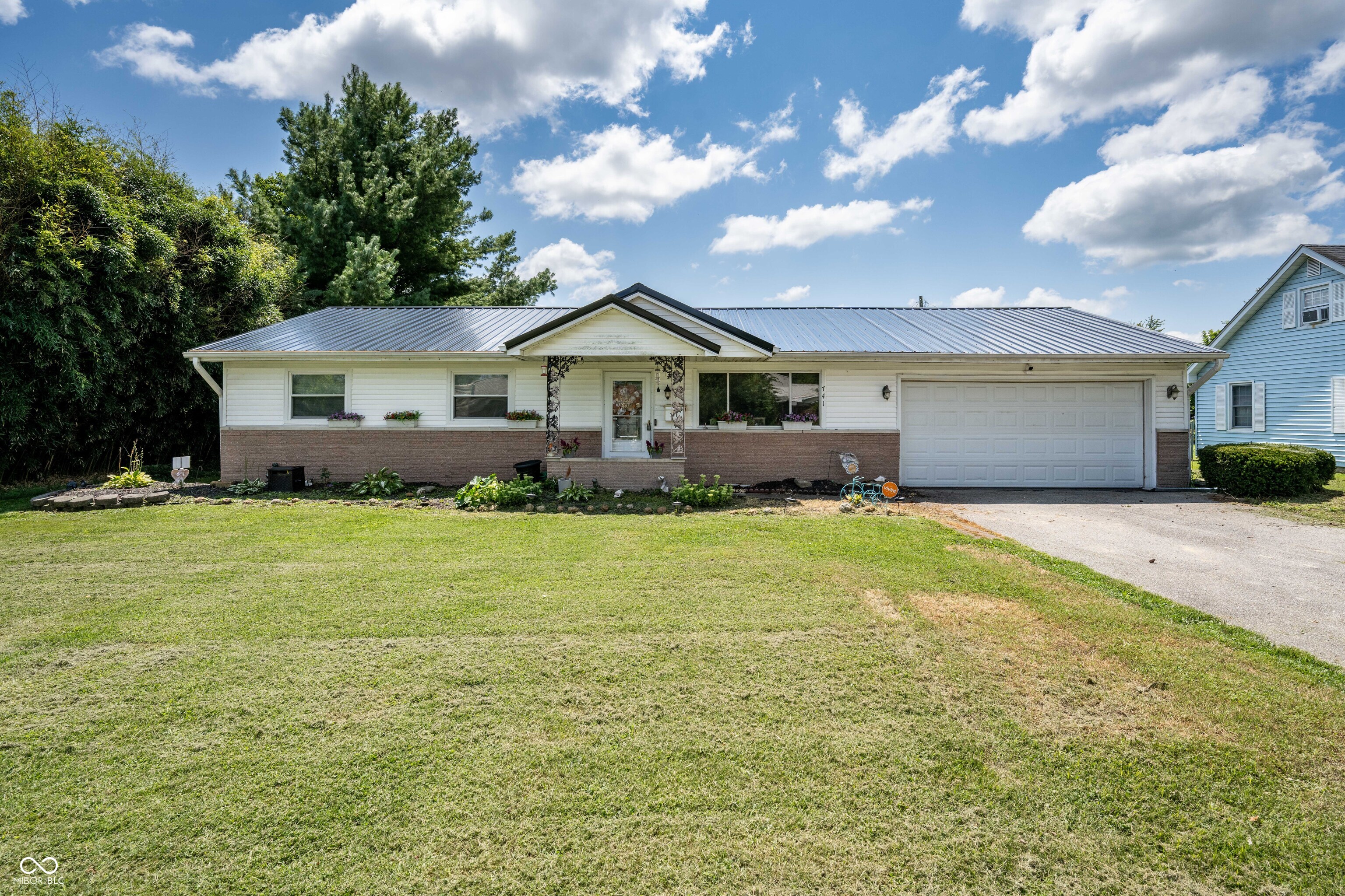 741 Wanda Street Property Photo 1