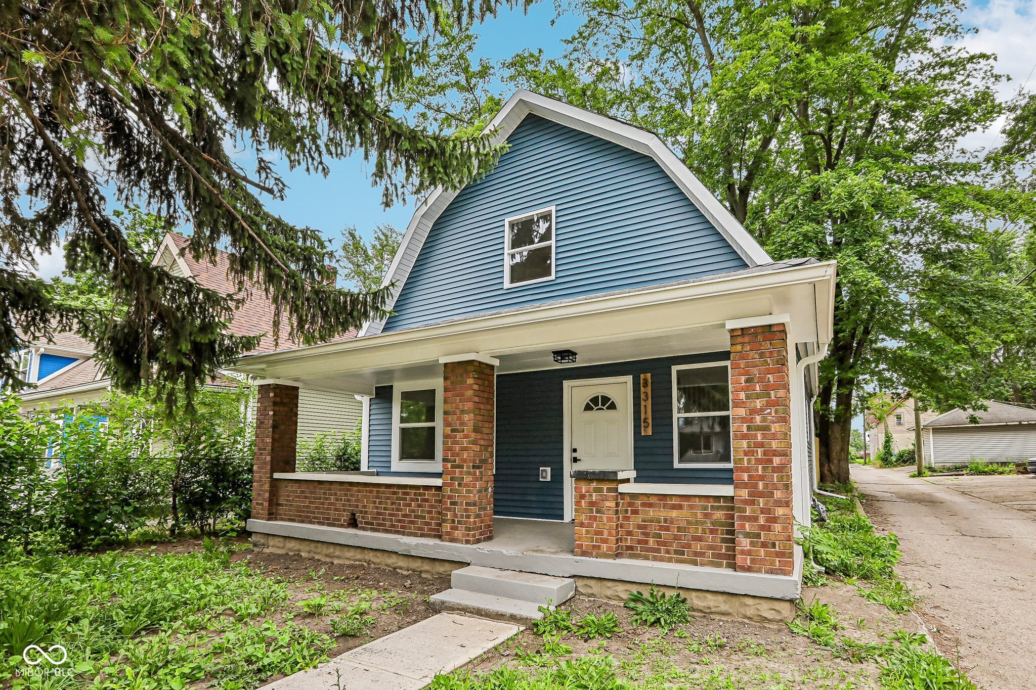 3315 E Vermont Street Property Photo 1