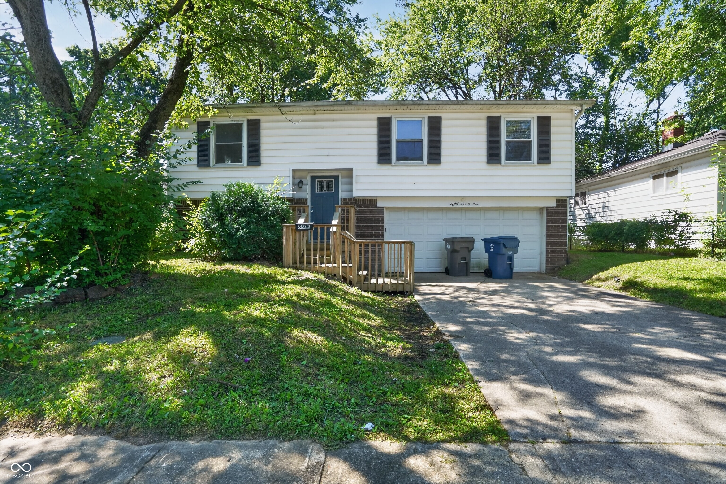8505 E 34th Place Property Photo 1