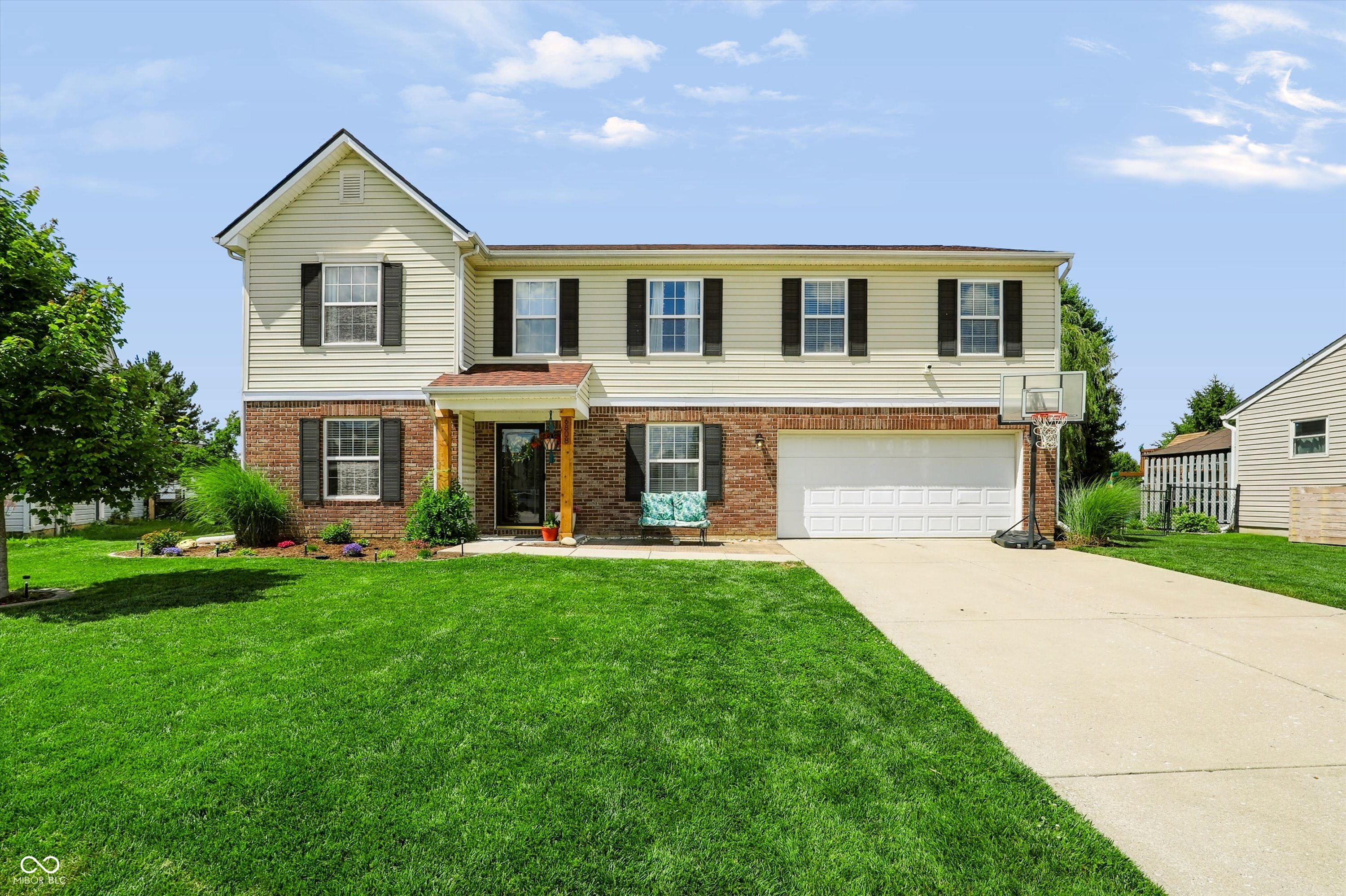 6808 Harriet Drive Property Photo 1