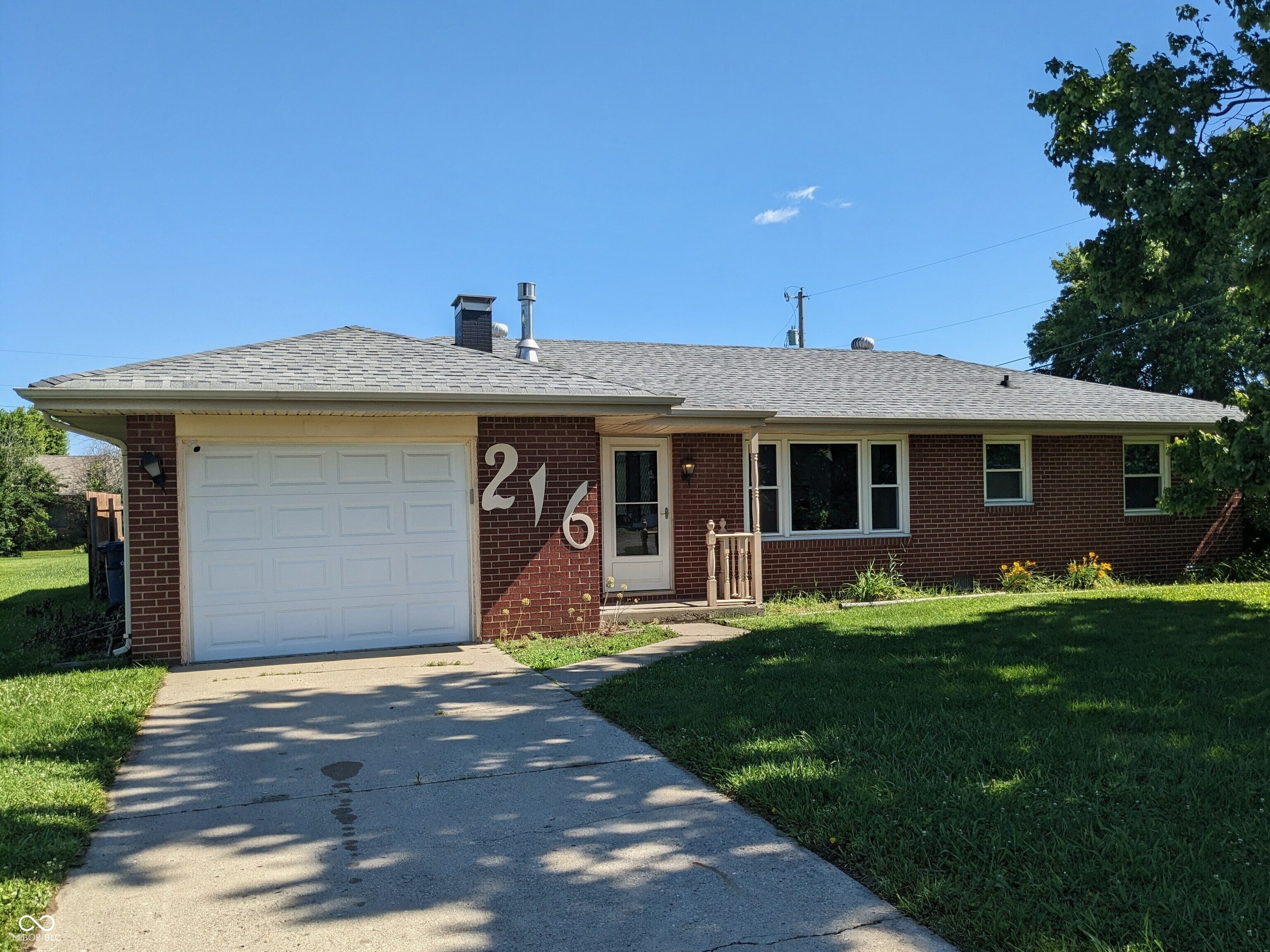 216 E 49th Street Property Photo 1