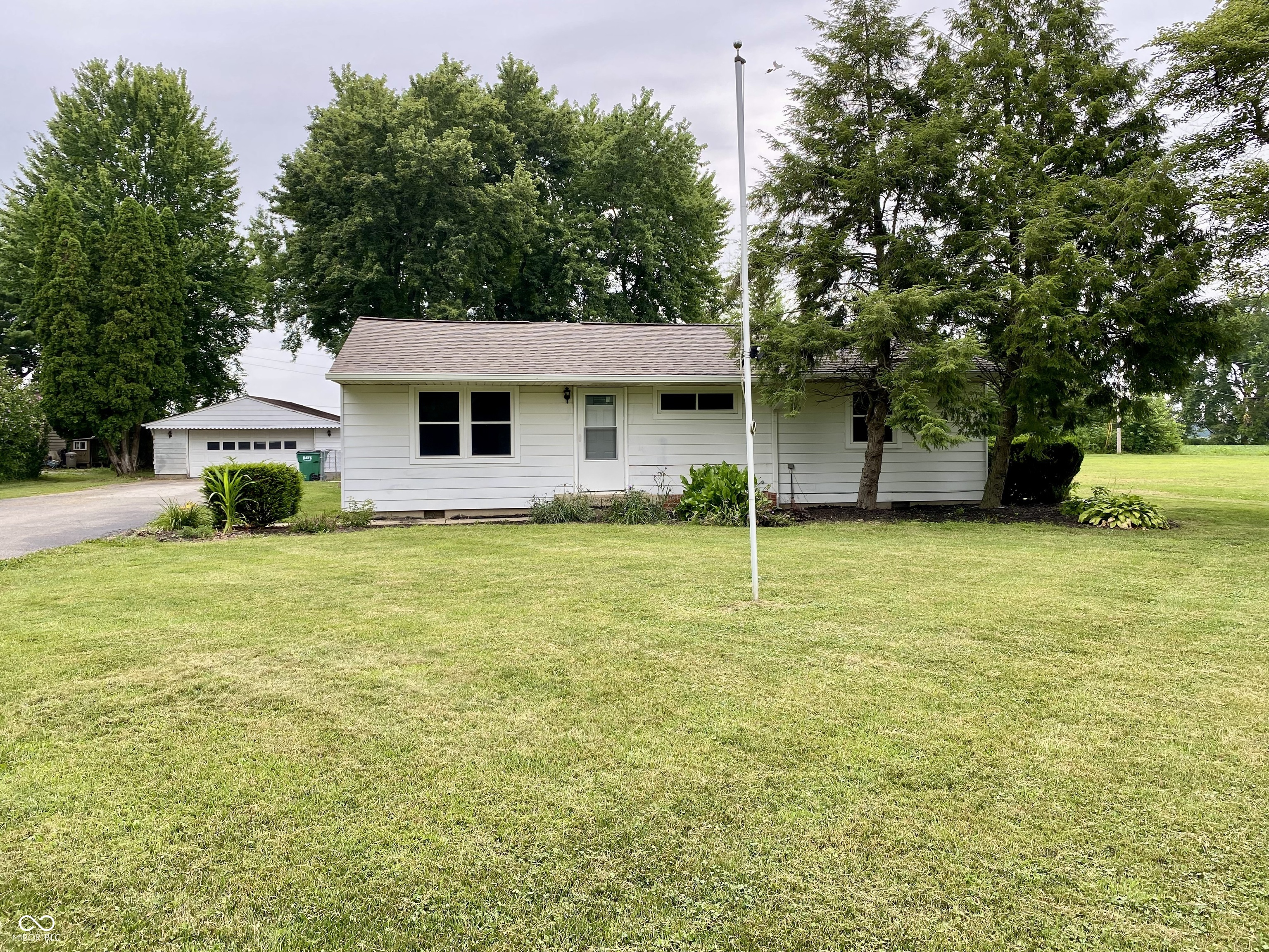 78 W Us Highway 136 Property Photo 1
