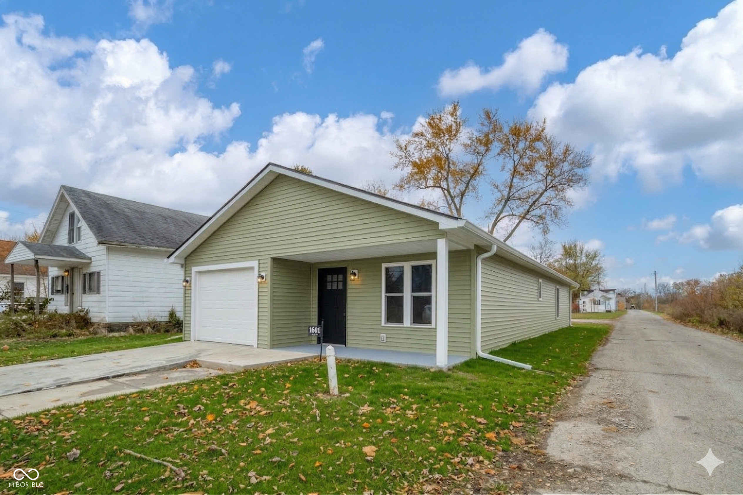1601 E Avenue Property Photo 1