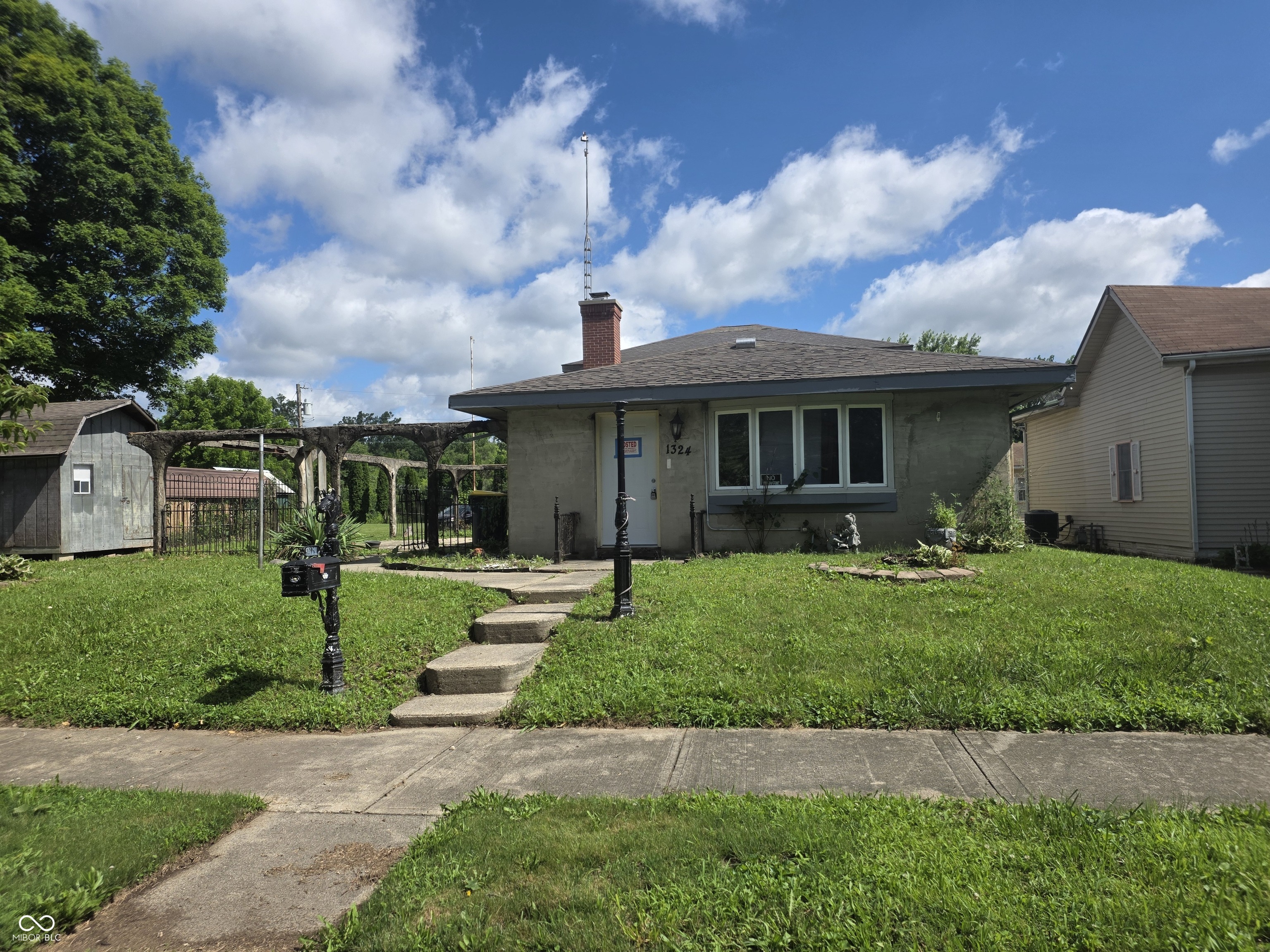 1324 W 1st Street Property Photo 1