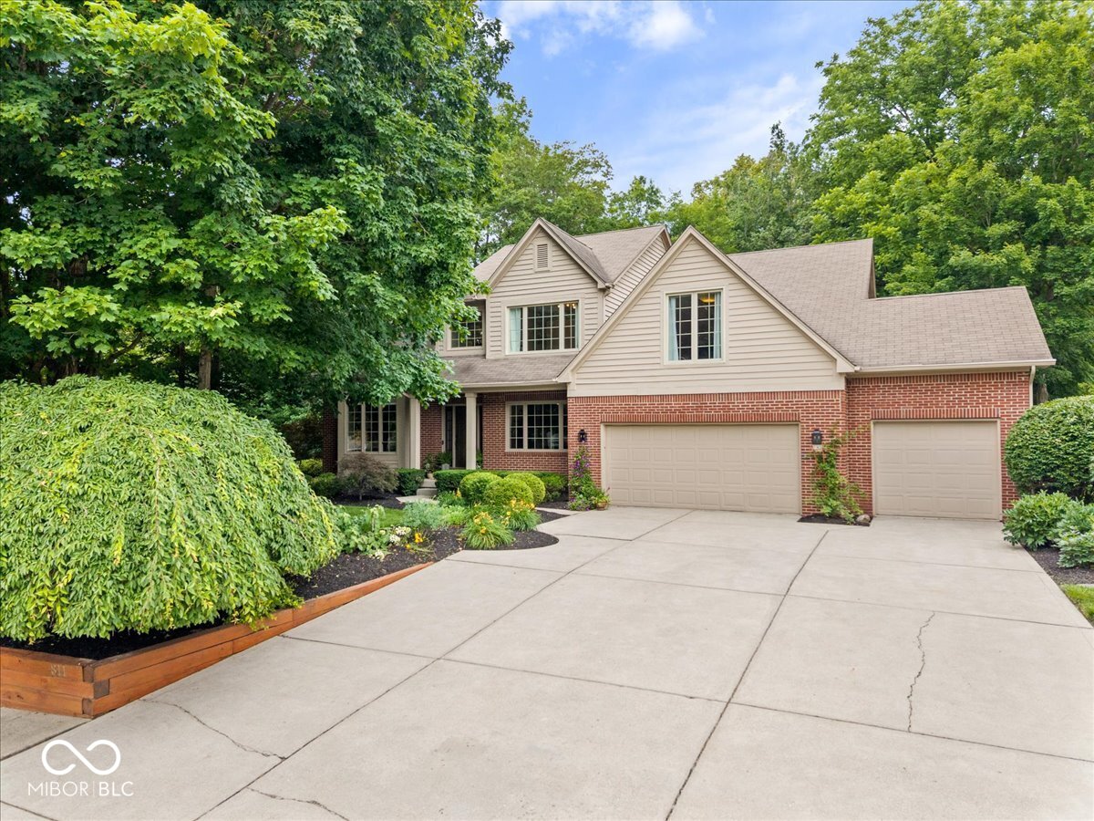 811 Pebble Brook Place Property Photo 1