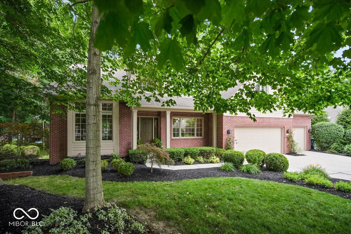 811 Pebble Brook Place Property Photo 1
