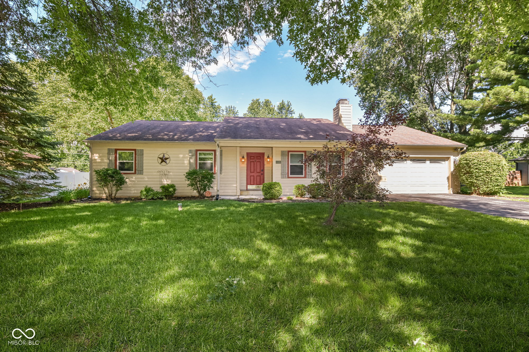 13320 San Vincente Boulevard Property Photo 1