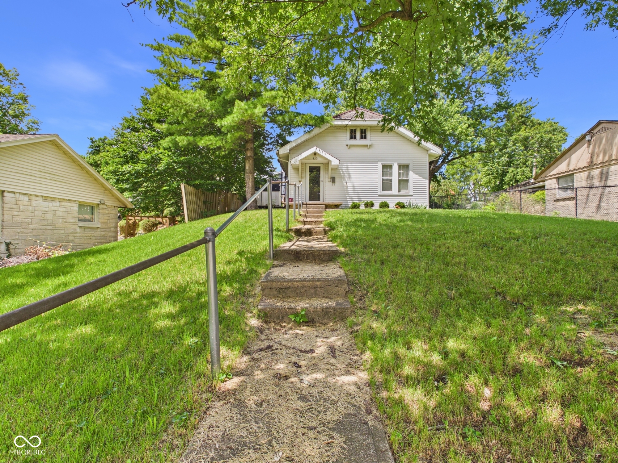 420 N Elm Street Property Photo 1