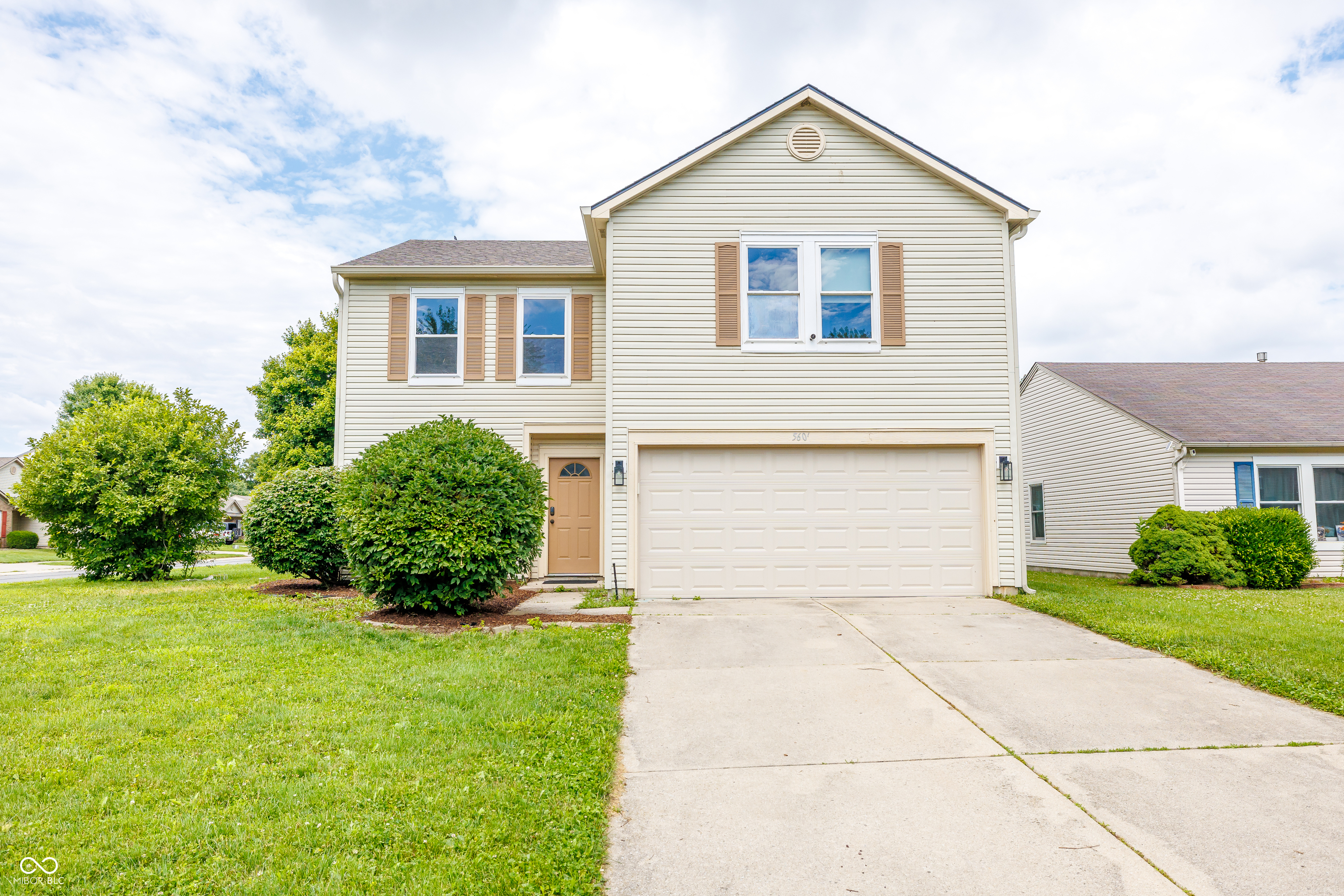 5606 N Plymouth Court