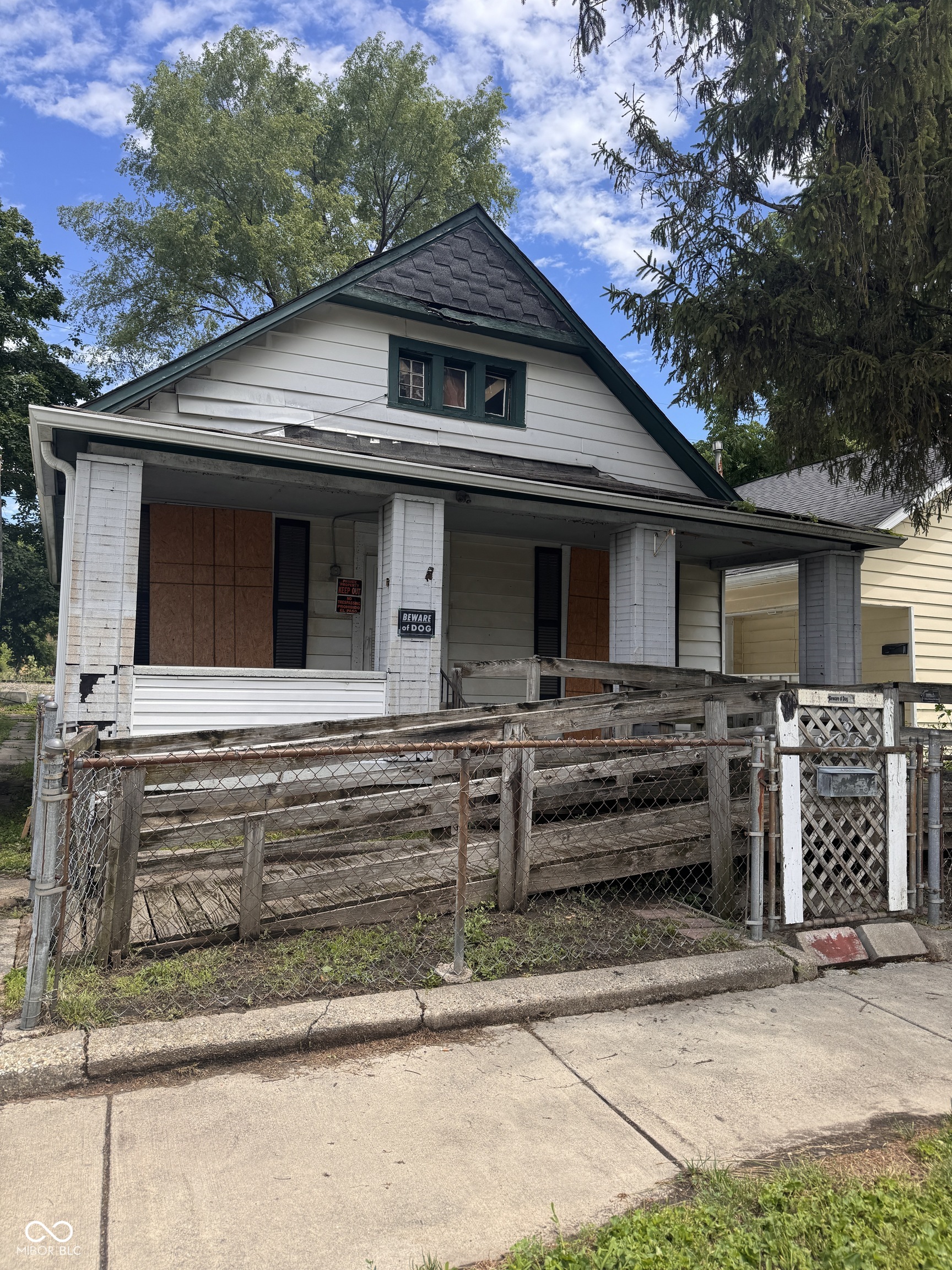 1924 E Maryland Street Property Photo 1