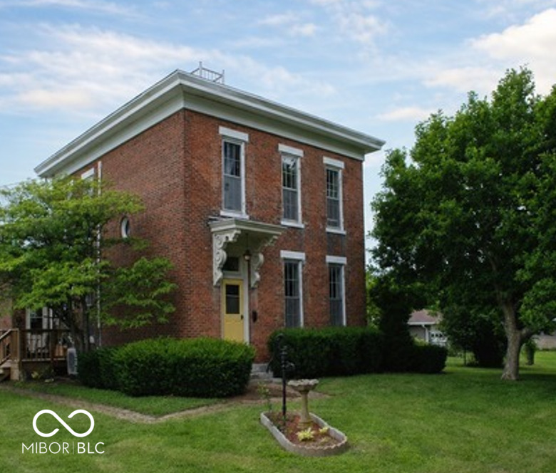 4758 E 100 Property Photo 1