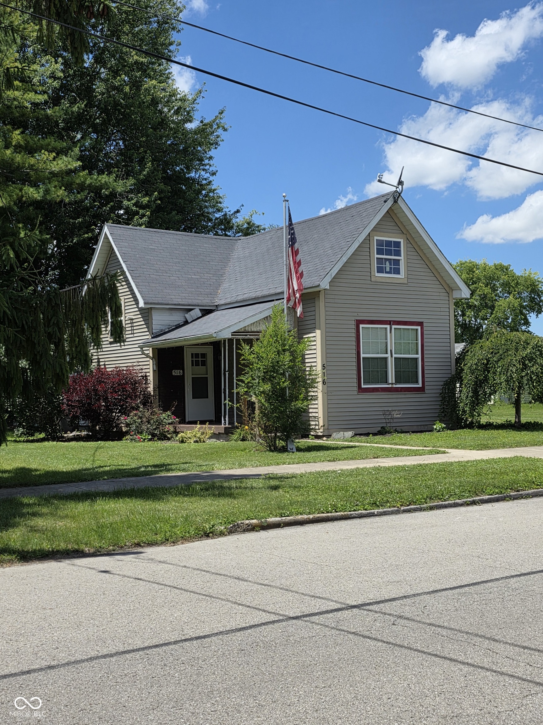 516 N Independence Street Property Photo 1