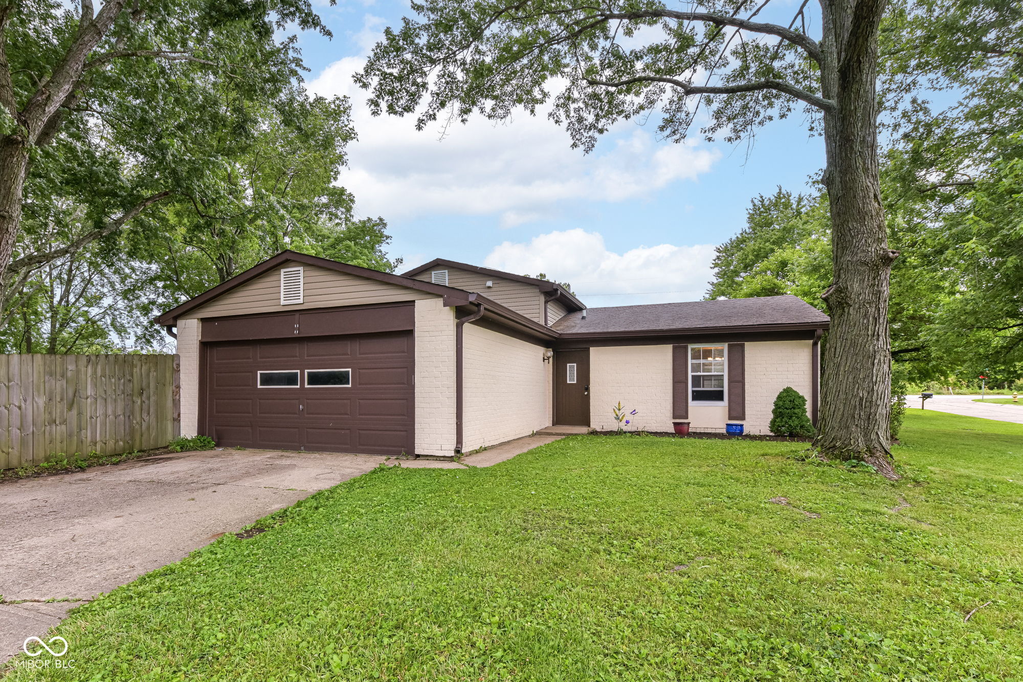 3983 Pineview Lane Property Photo 1