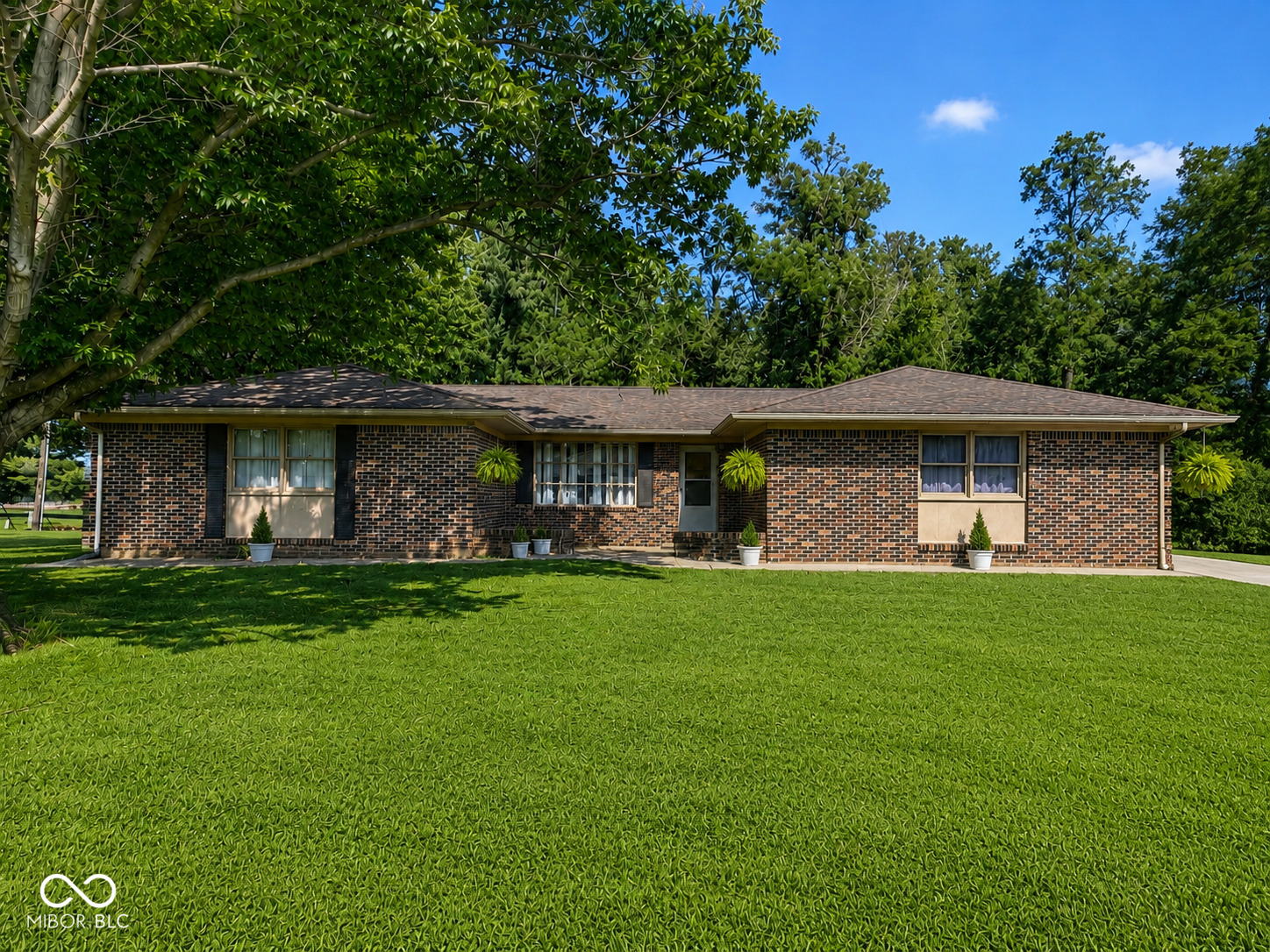 6 U Drive Property Photo 1