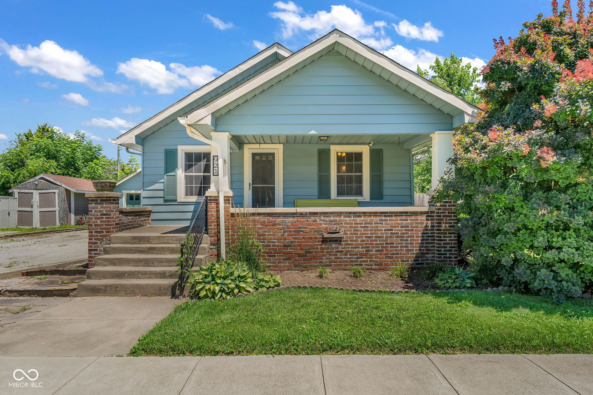 921 Walnut Street