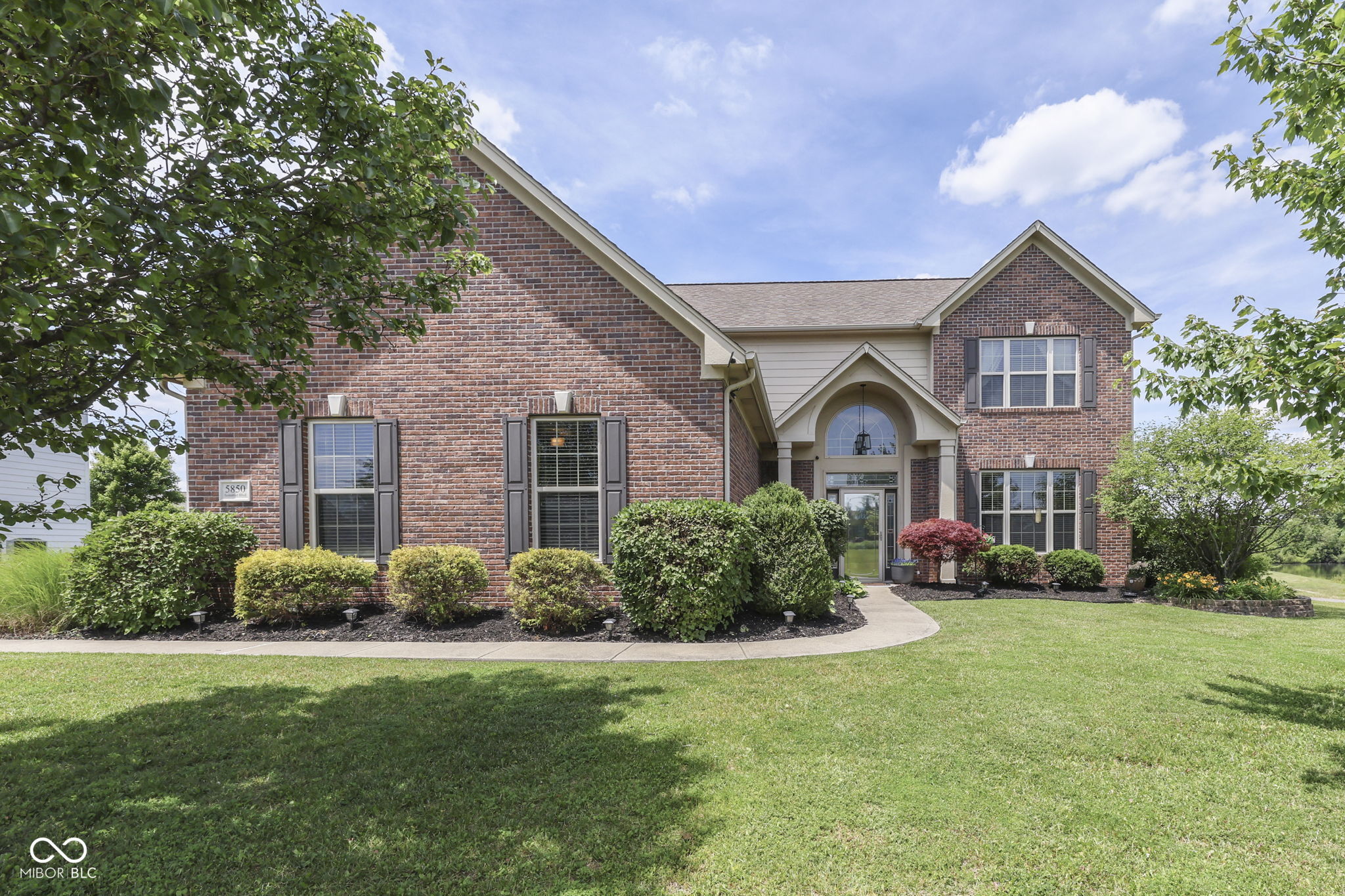5850 Somerset Boulevard Property Photo 1