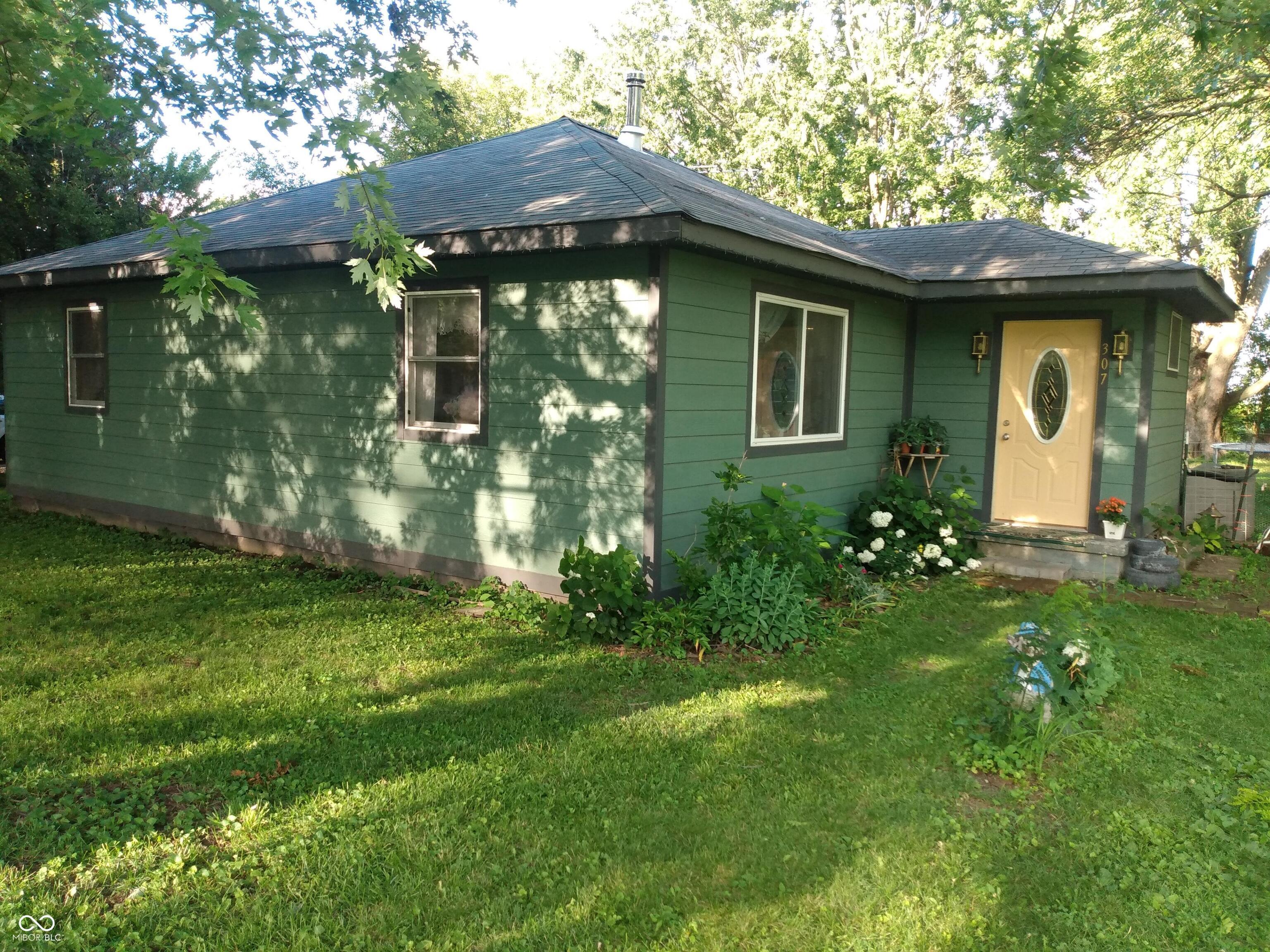 307 N Pike Street Property Photo 1