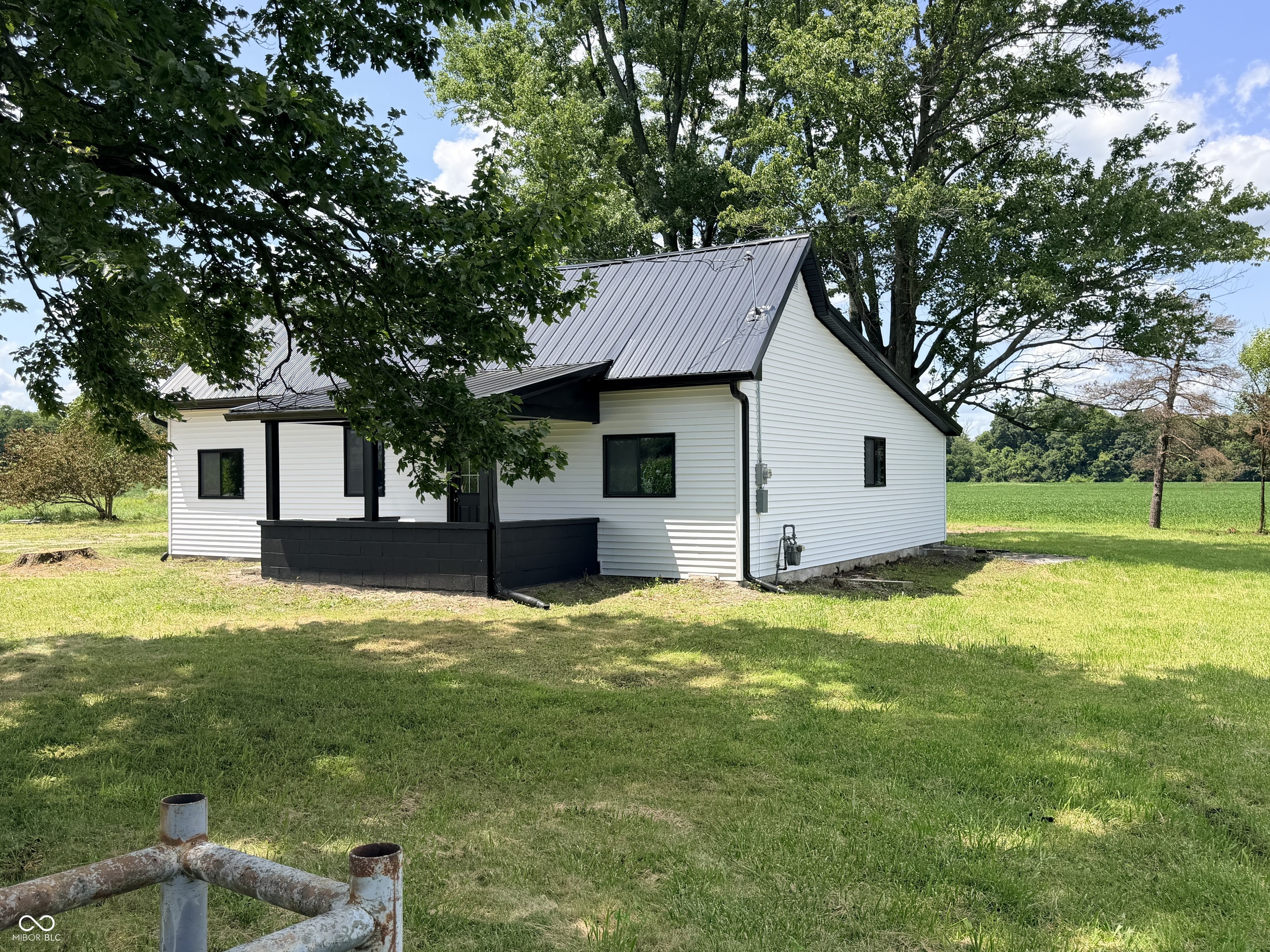 4204 S Kingman Road Property Photo 1