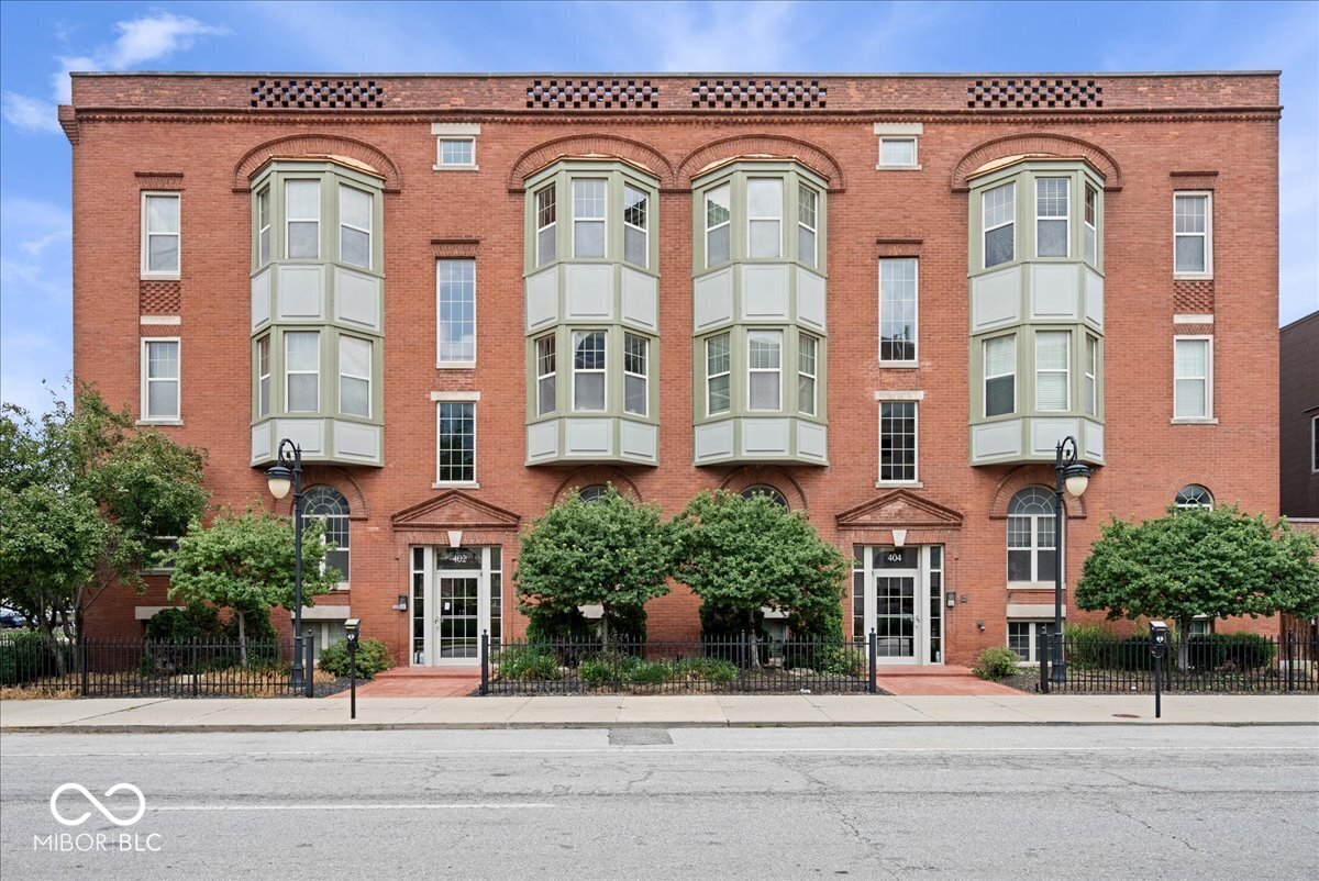 404 E New York Street 304