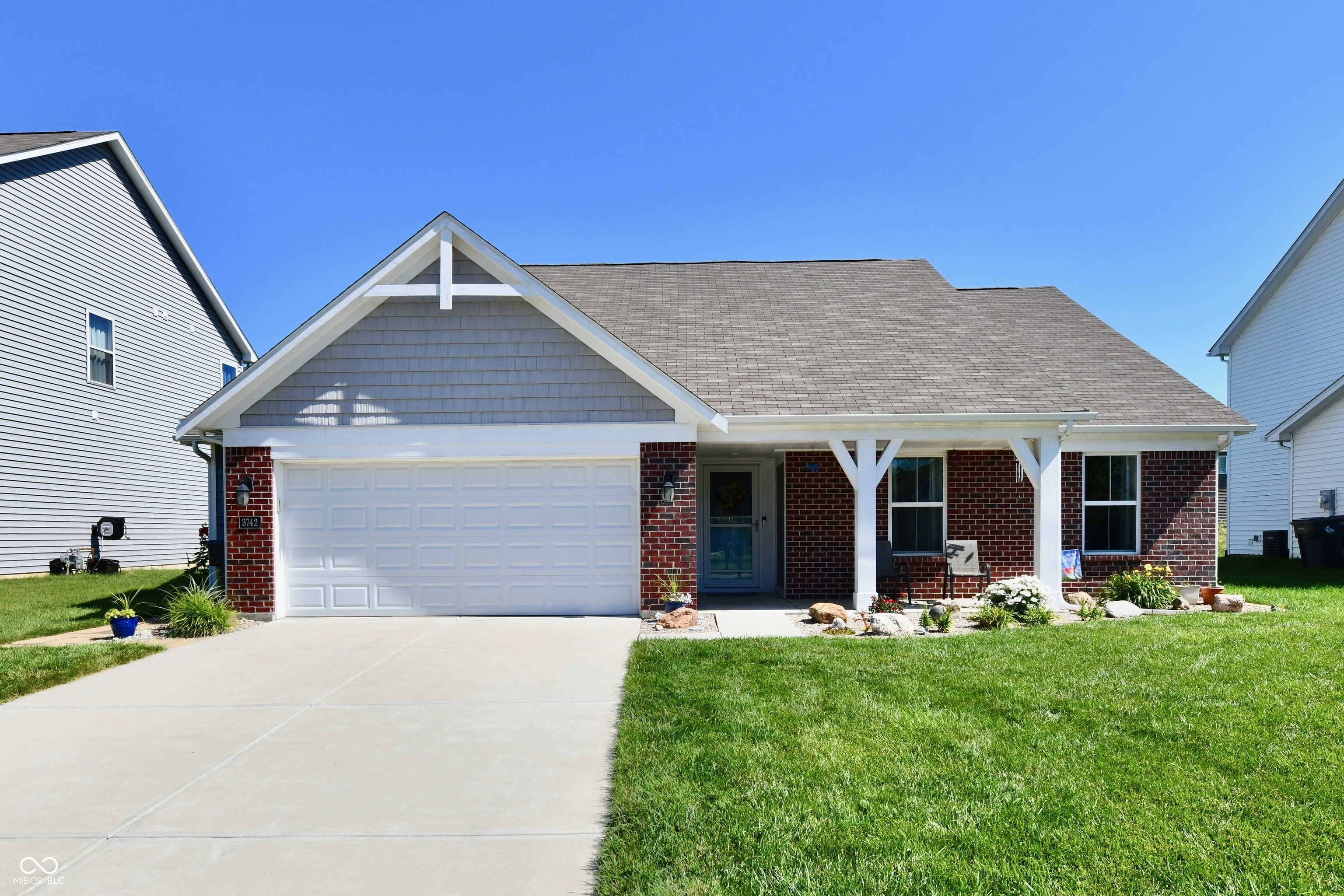 3742 Highgate Court Property Photo 1