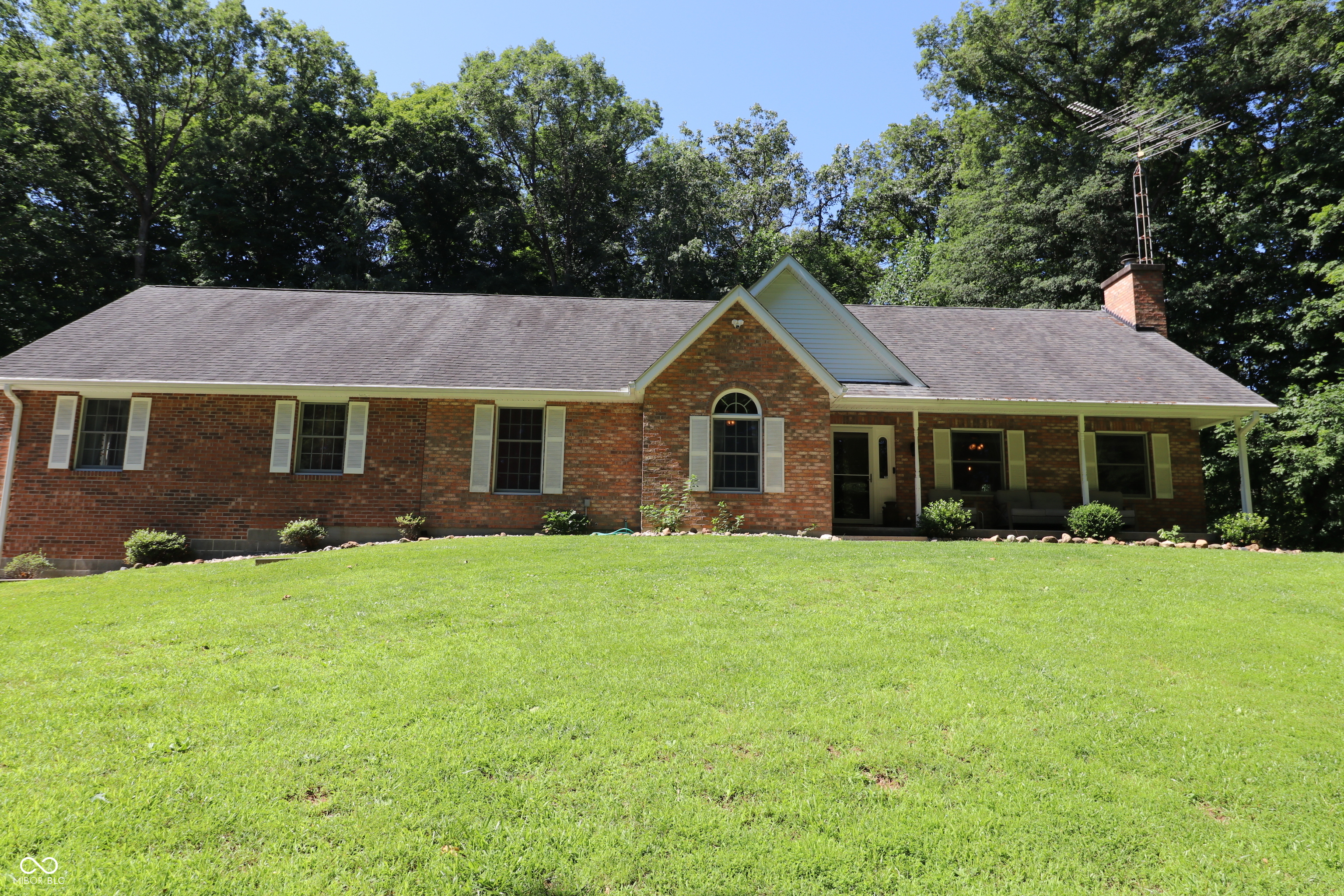 1287 Lovers Road Property Photo 1