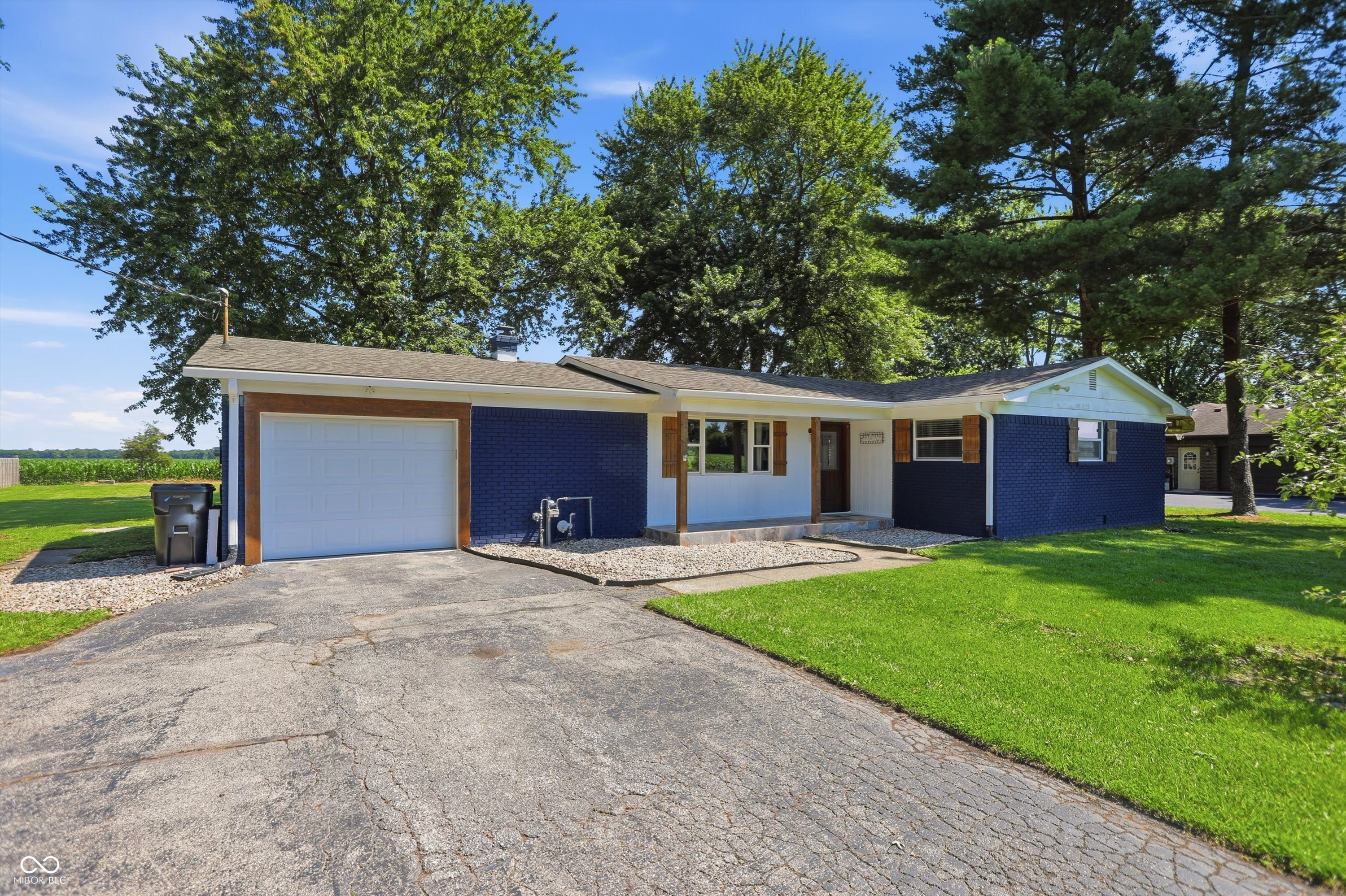 556 E 1000 Property Photo 1