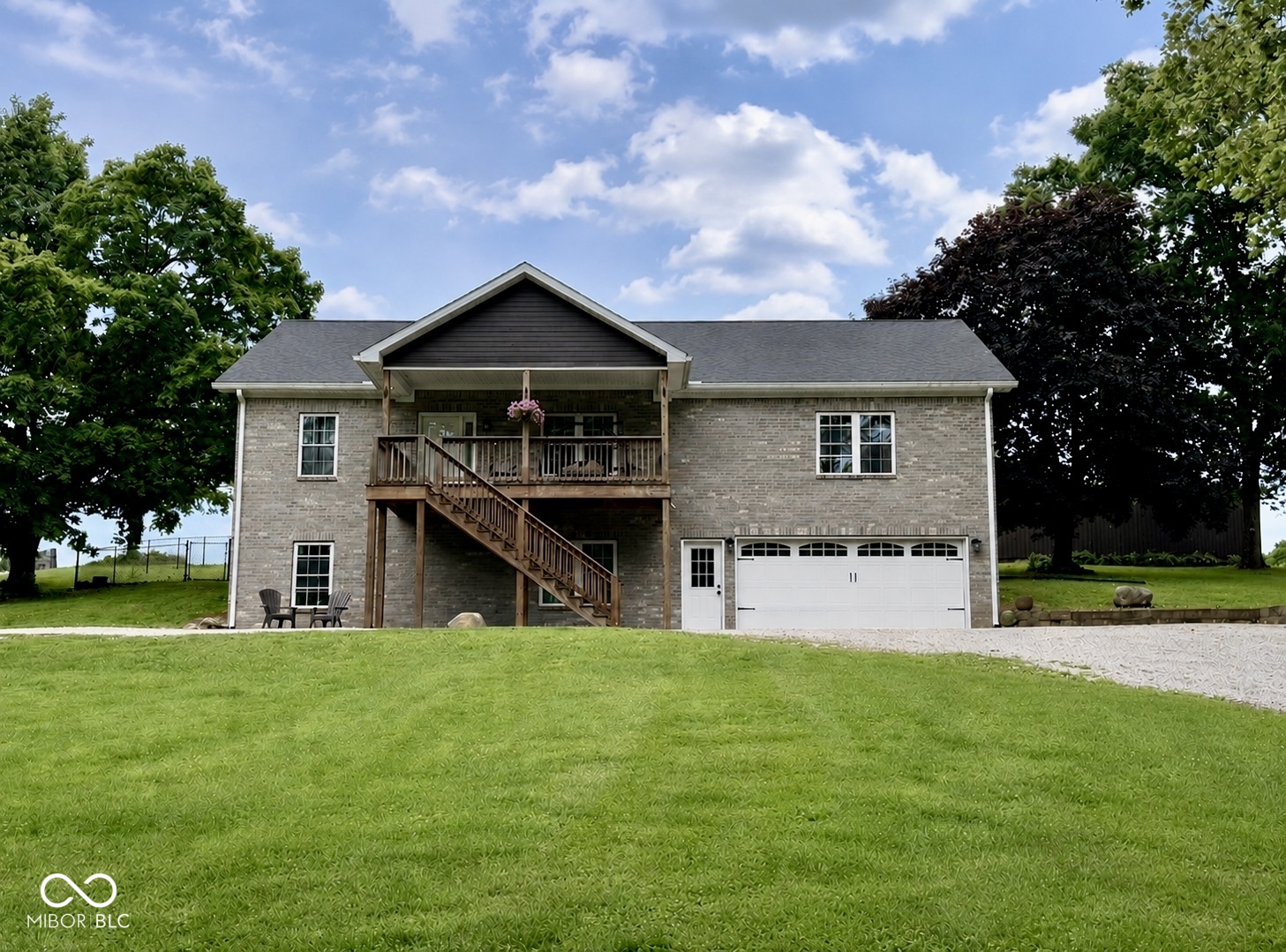 263 S River Road Property Photo 1
