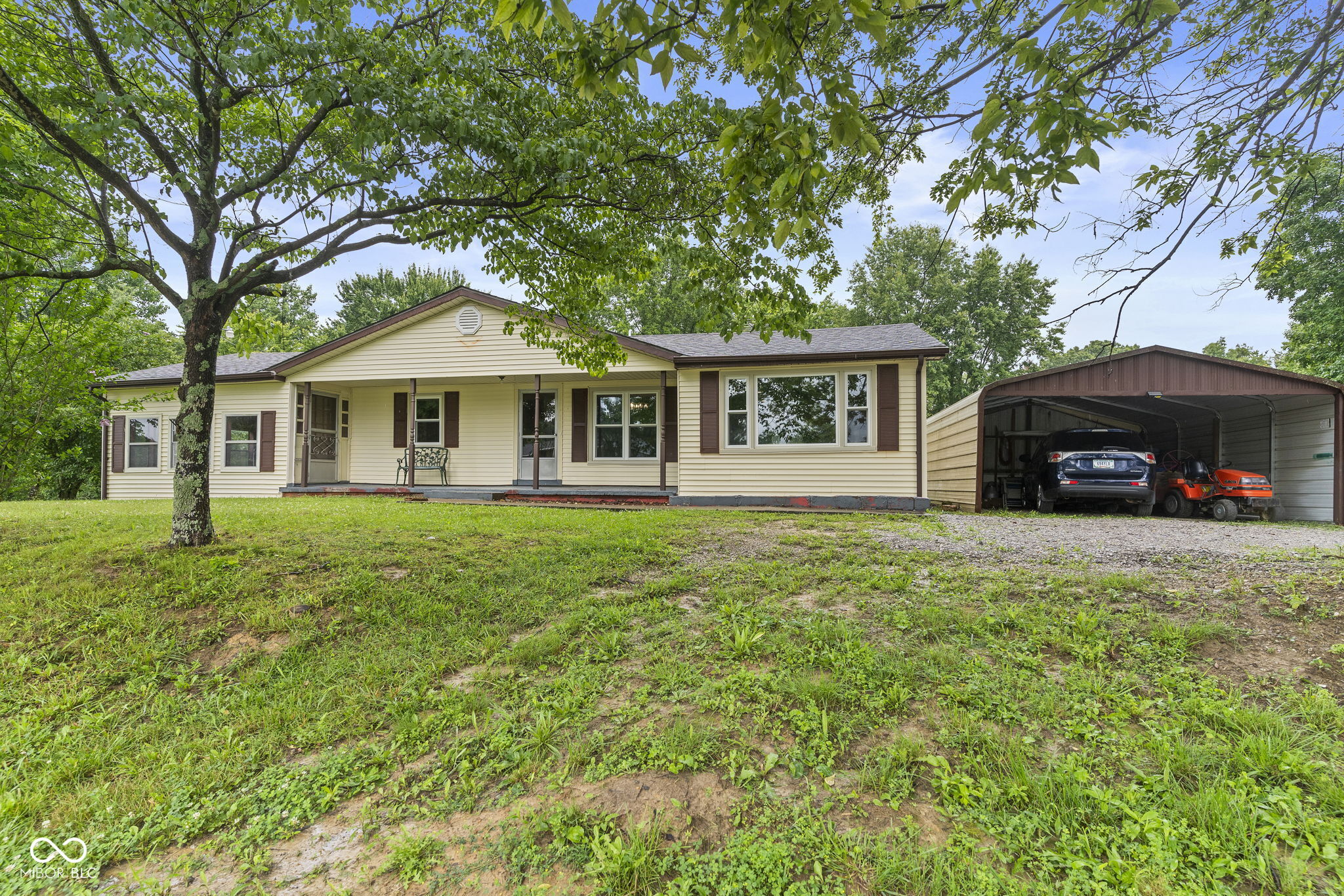 4907 E Lovers Lane