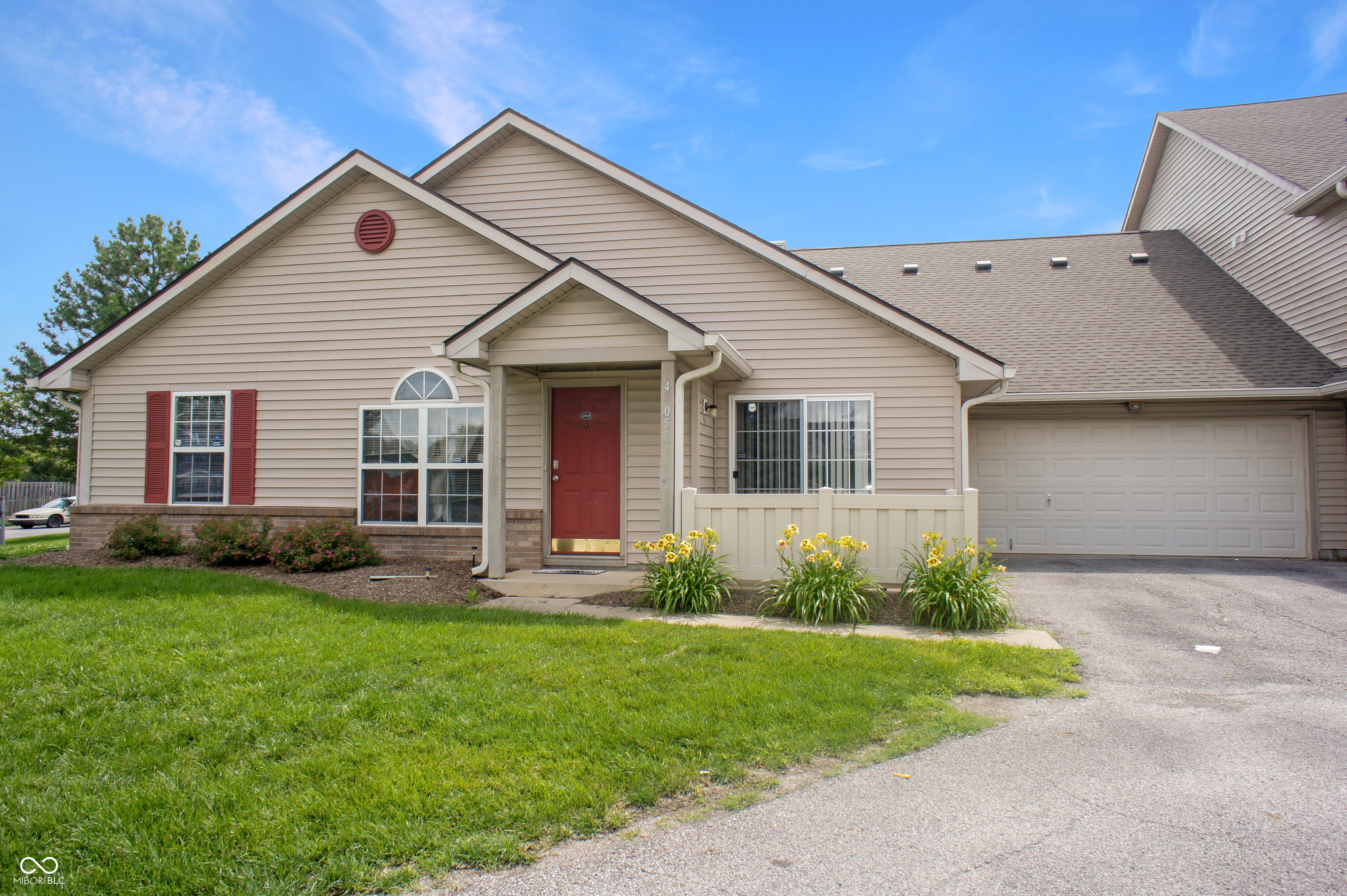 4805 Kelvington Drive Property Photo 1