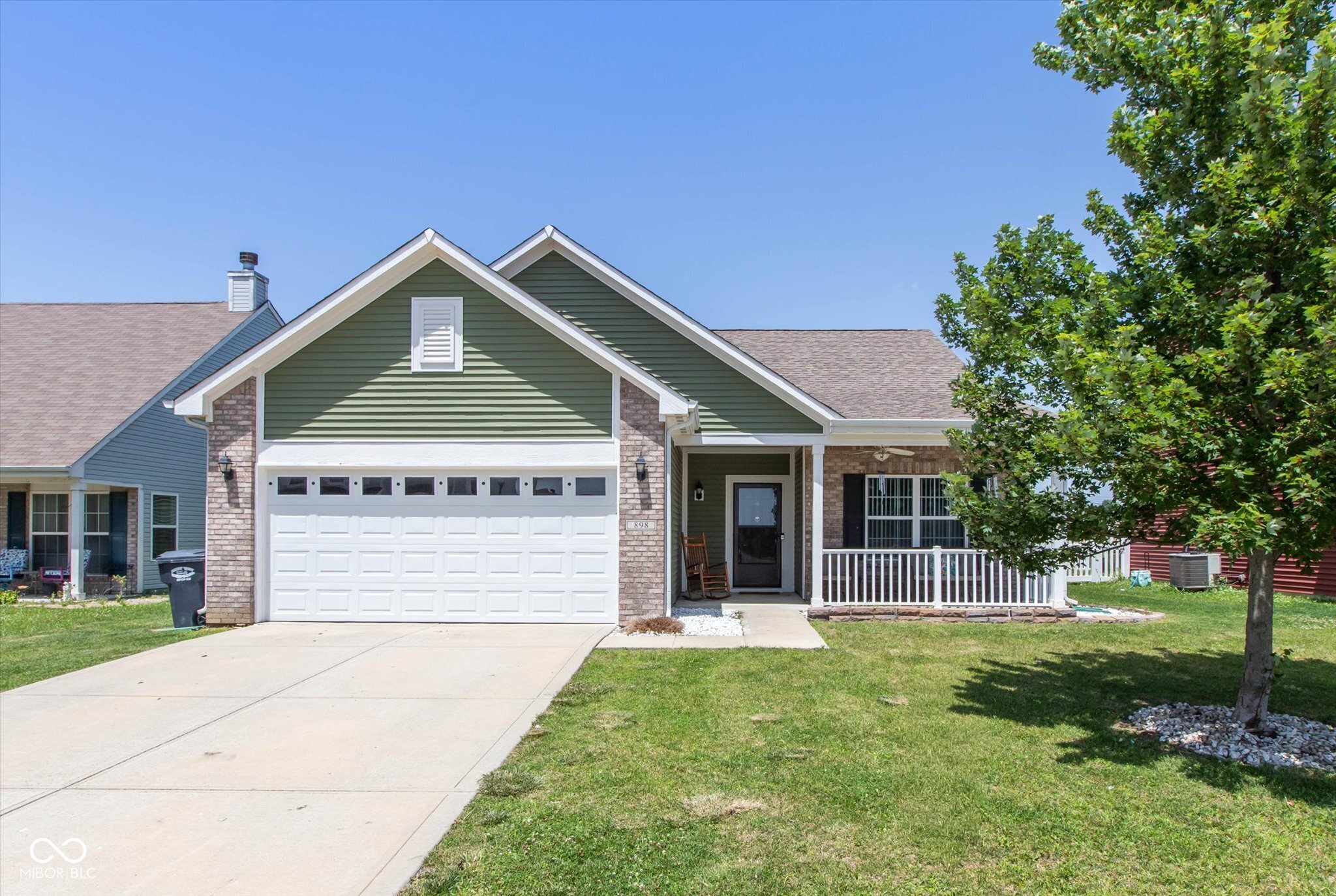 898 Briarstone Drive Property Photo 1