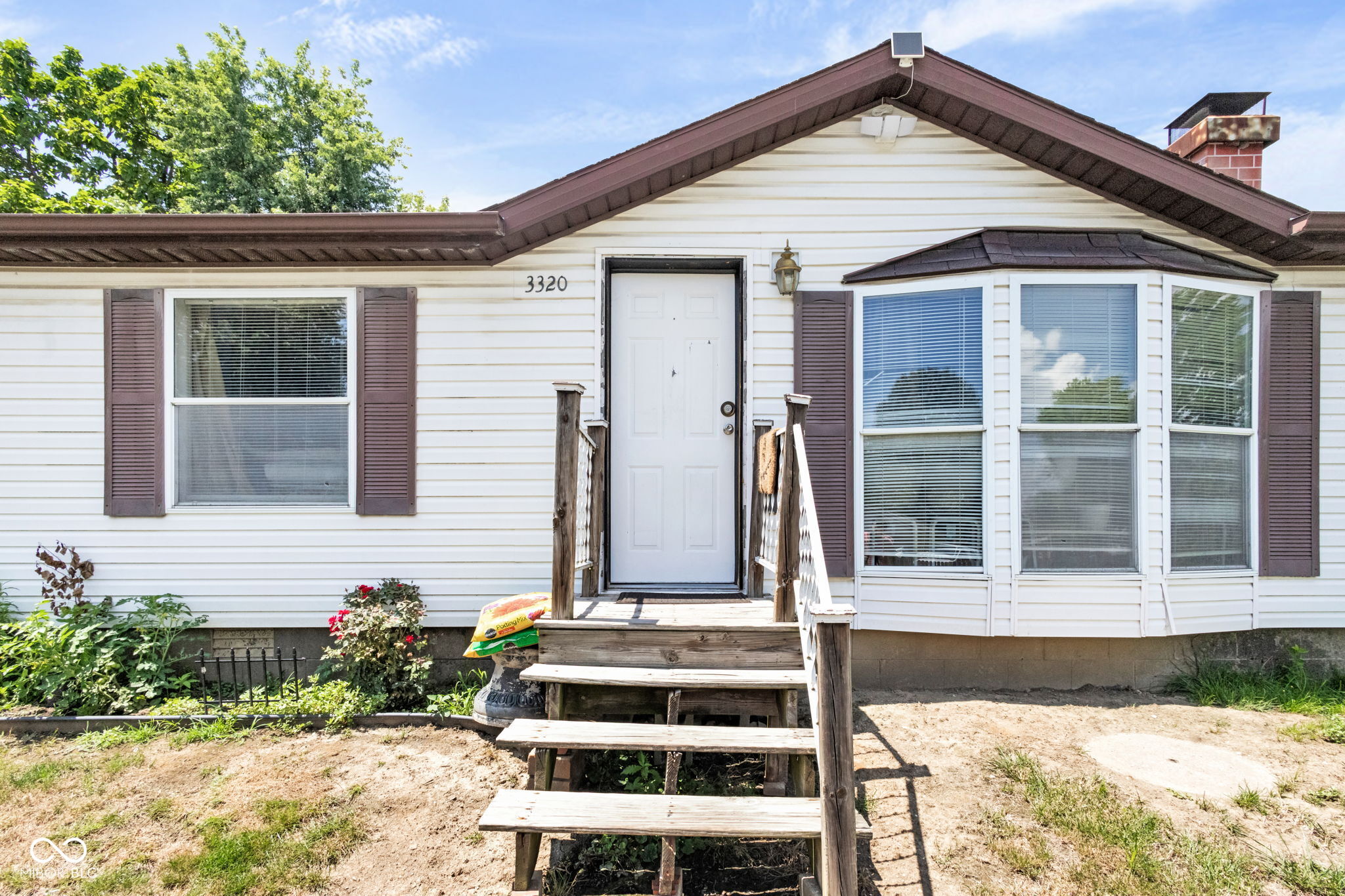 3320 S Lockburn Street Property Photo 1