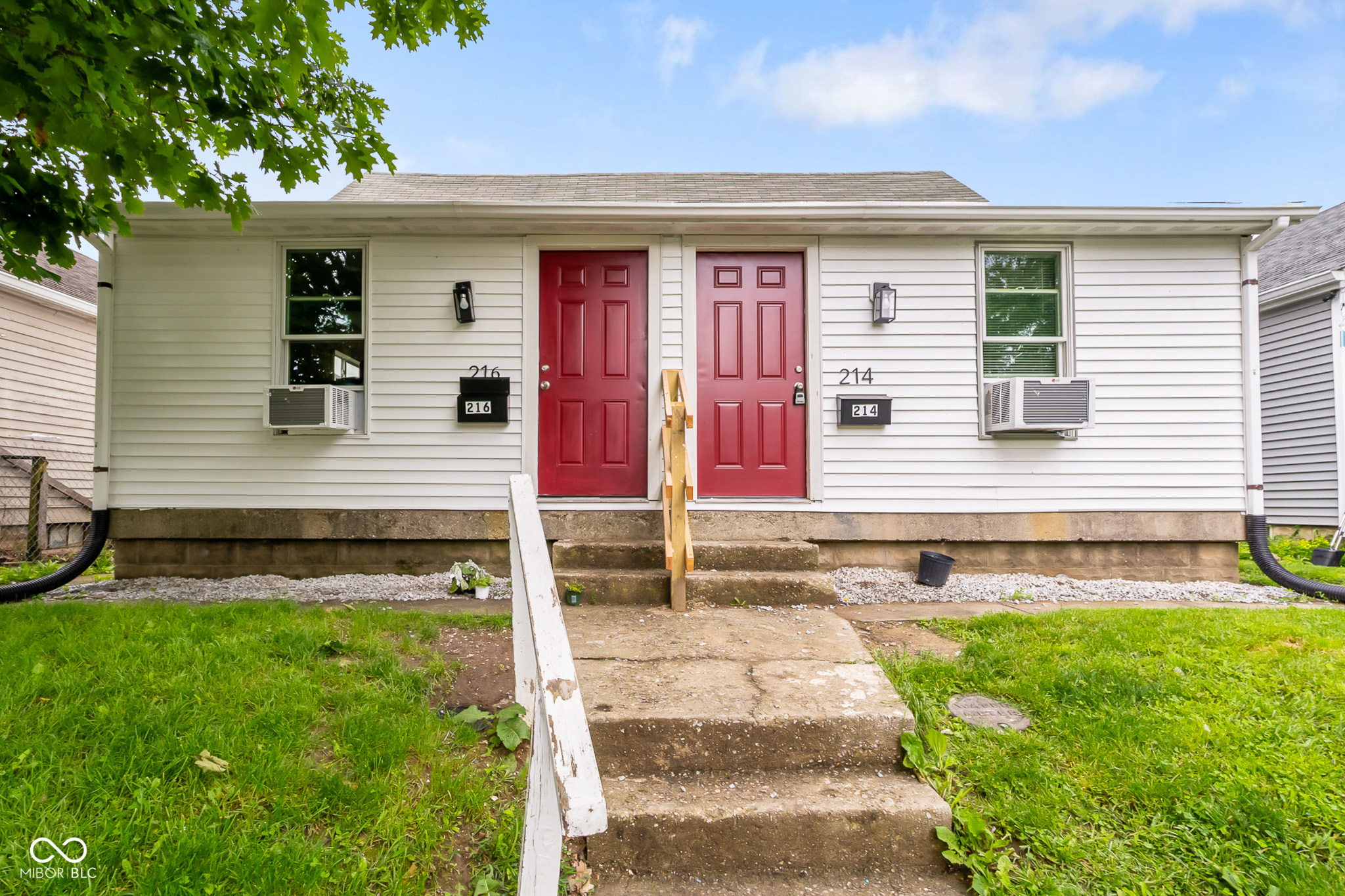 214 N Forest Avenue Property Photo 1