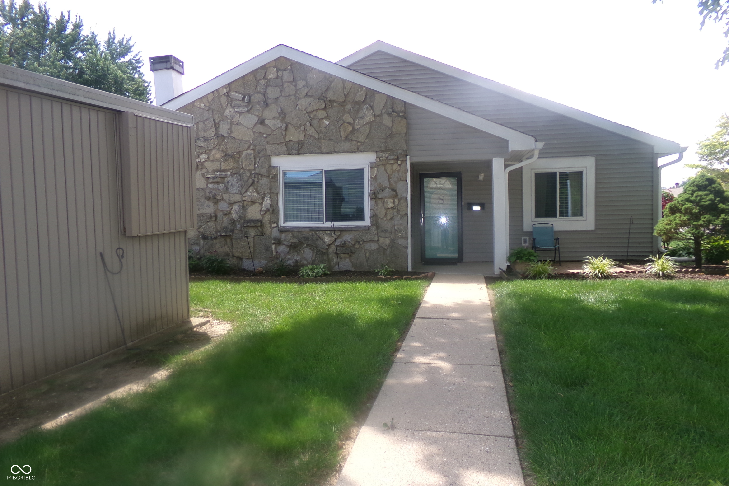 2813 Country Estates Drive Property Photo 1