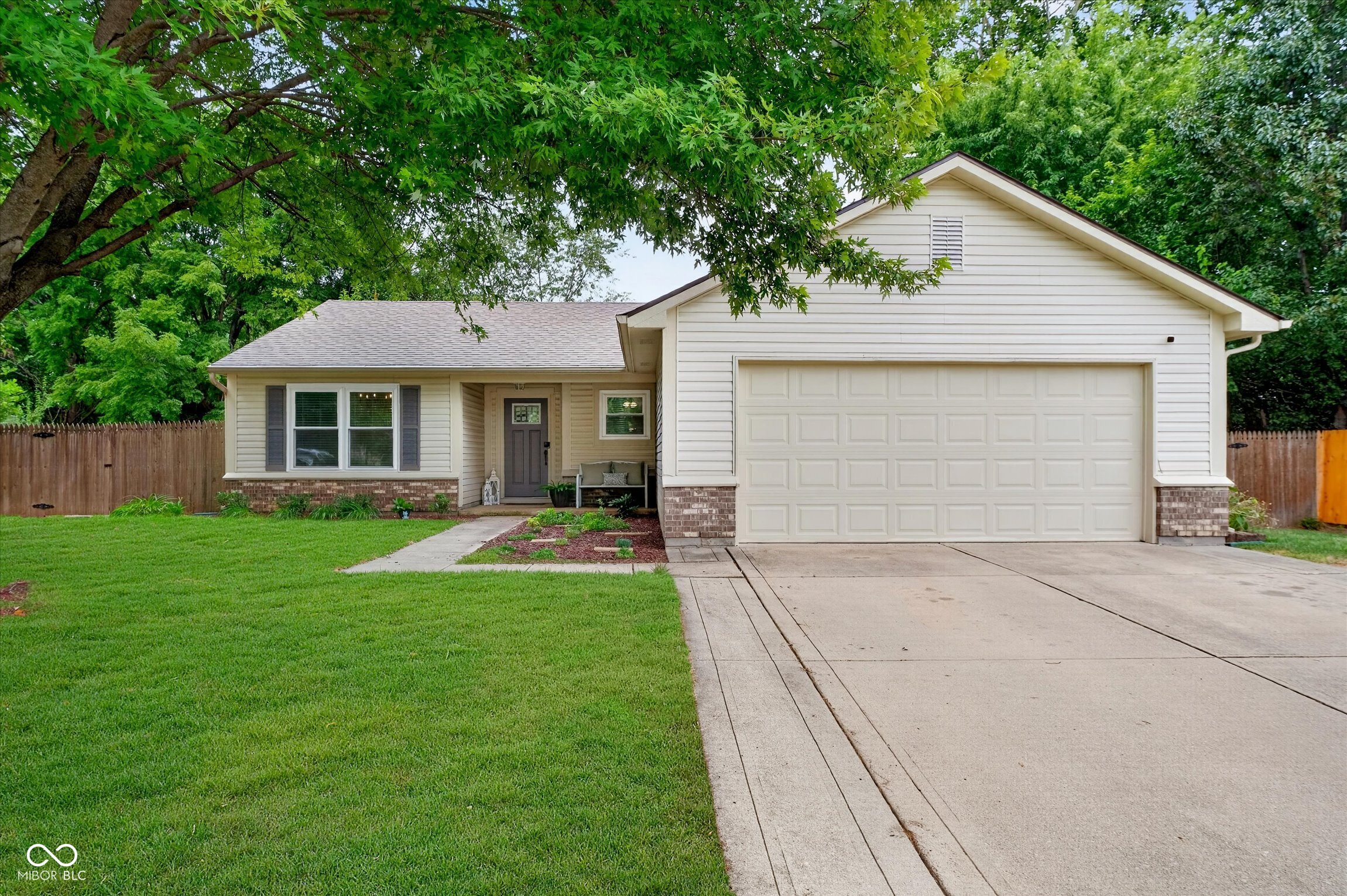 597 Woodfield Circle Property Photo 1