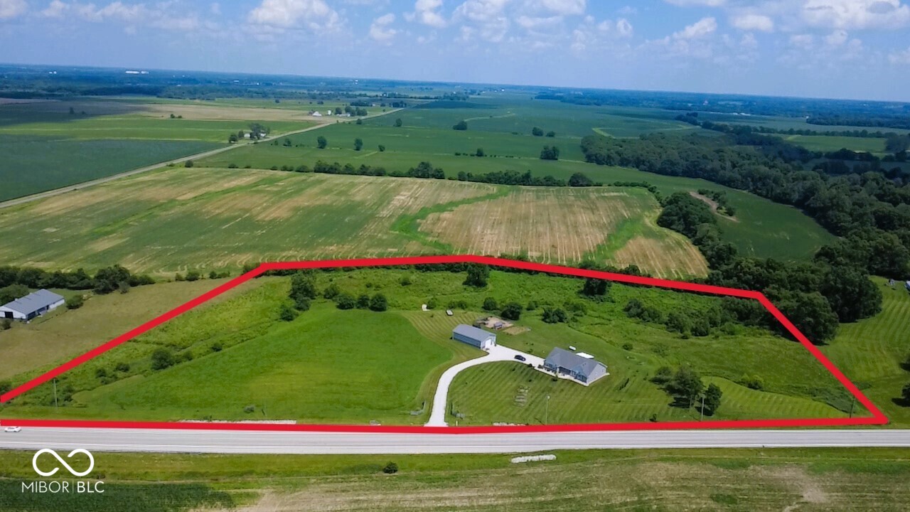 11647 N Us Highway 231 Property Photo 1