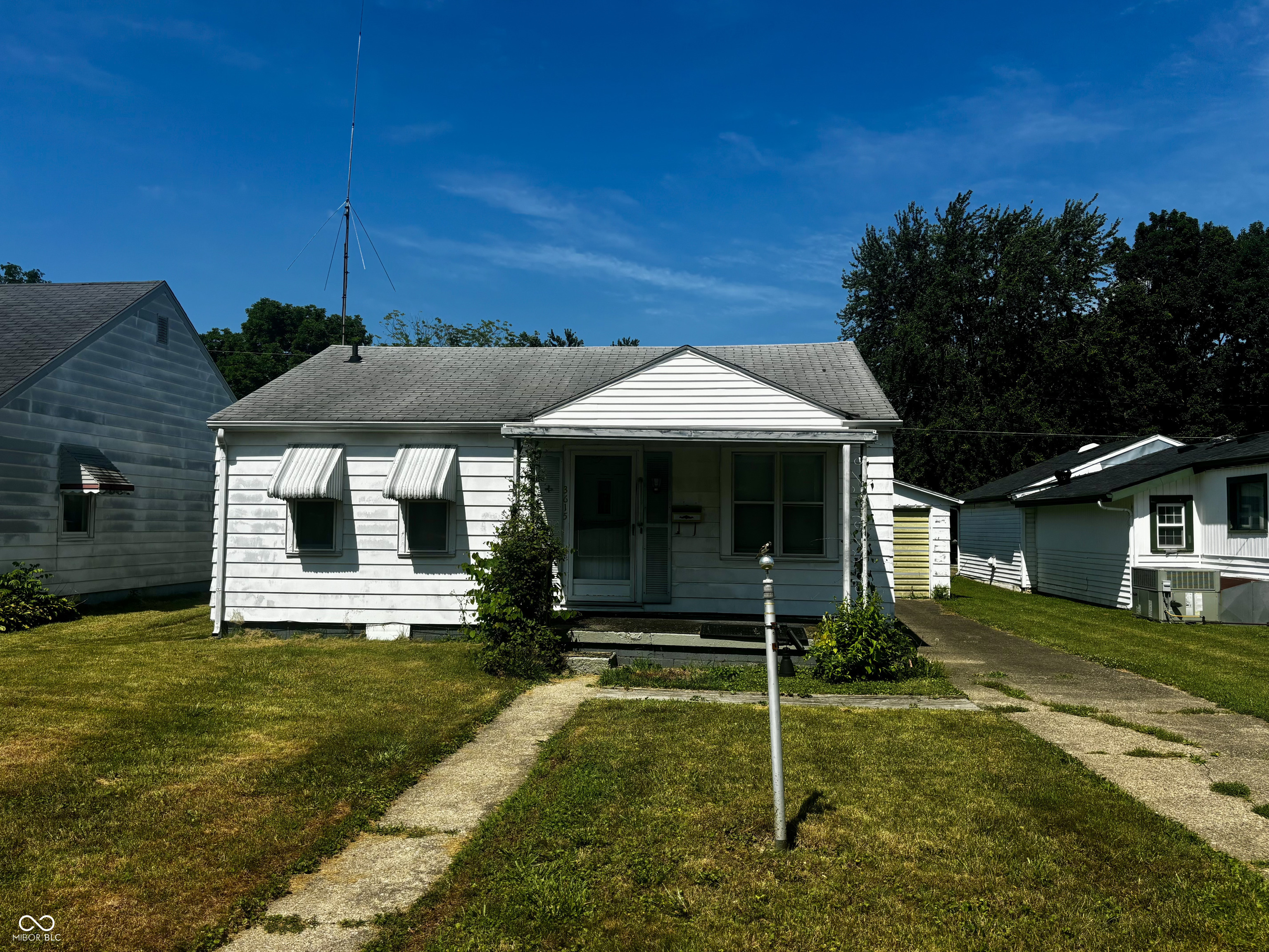 3615 Hamilton Place Property Photo 1