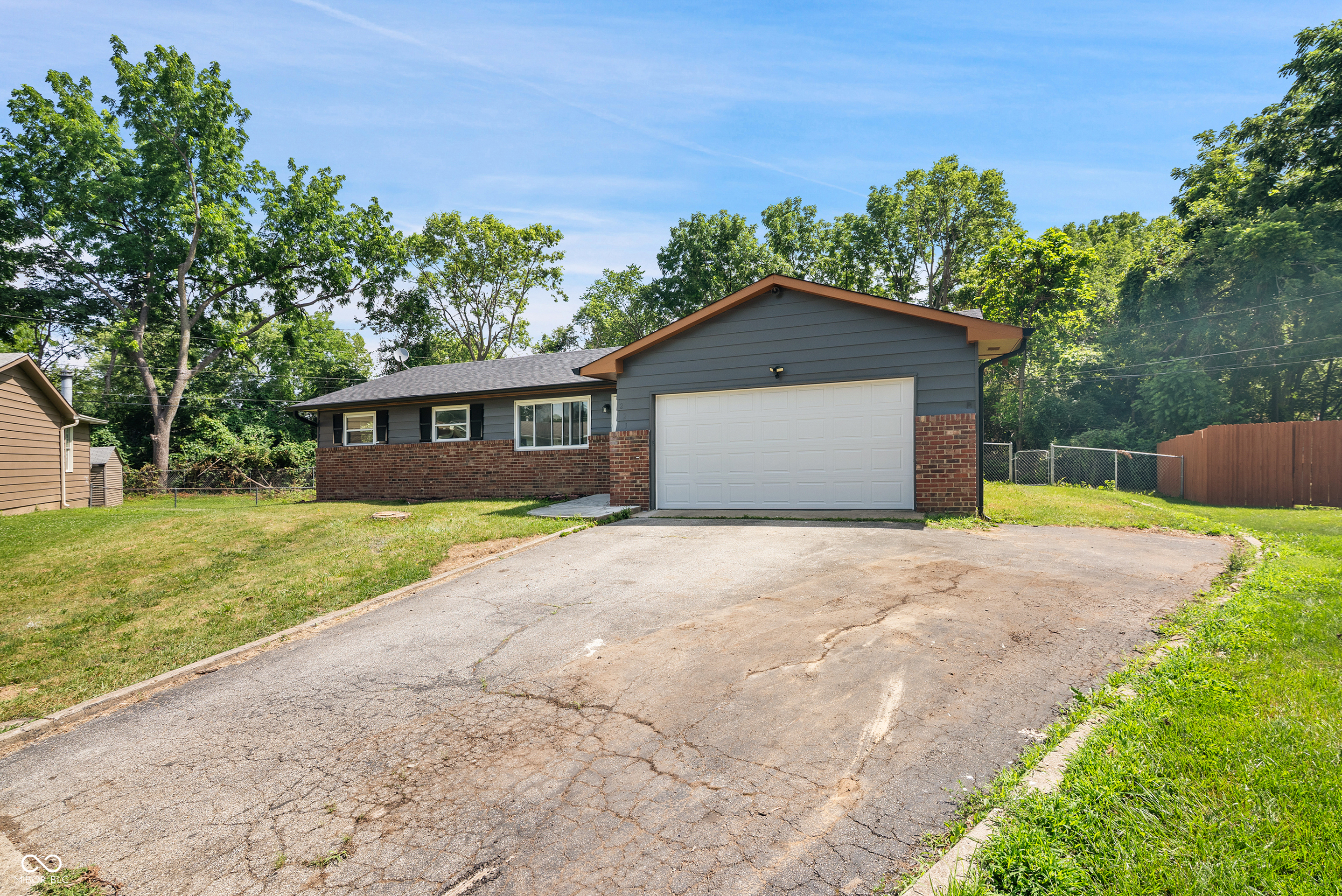 221 Fisher Court Property Photo 1