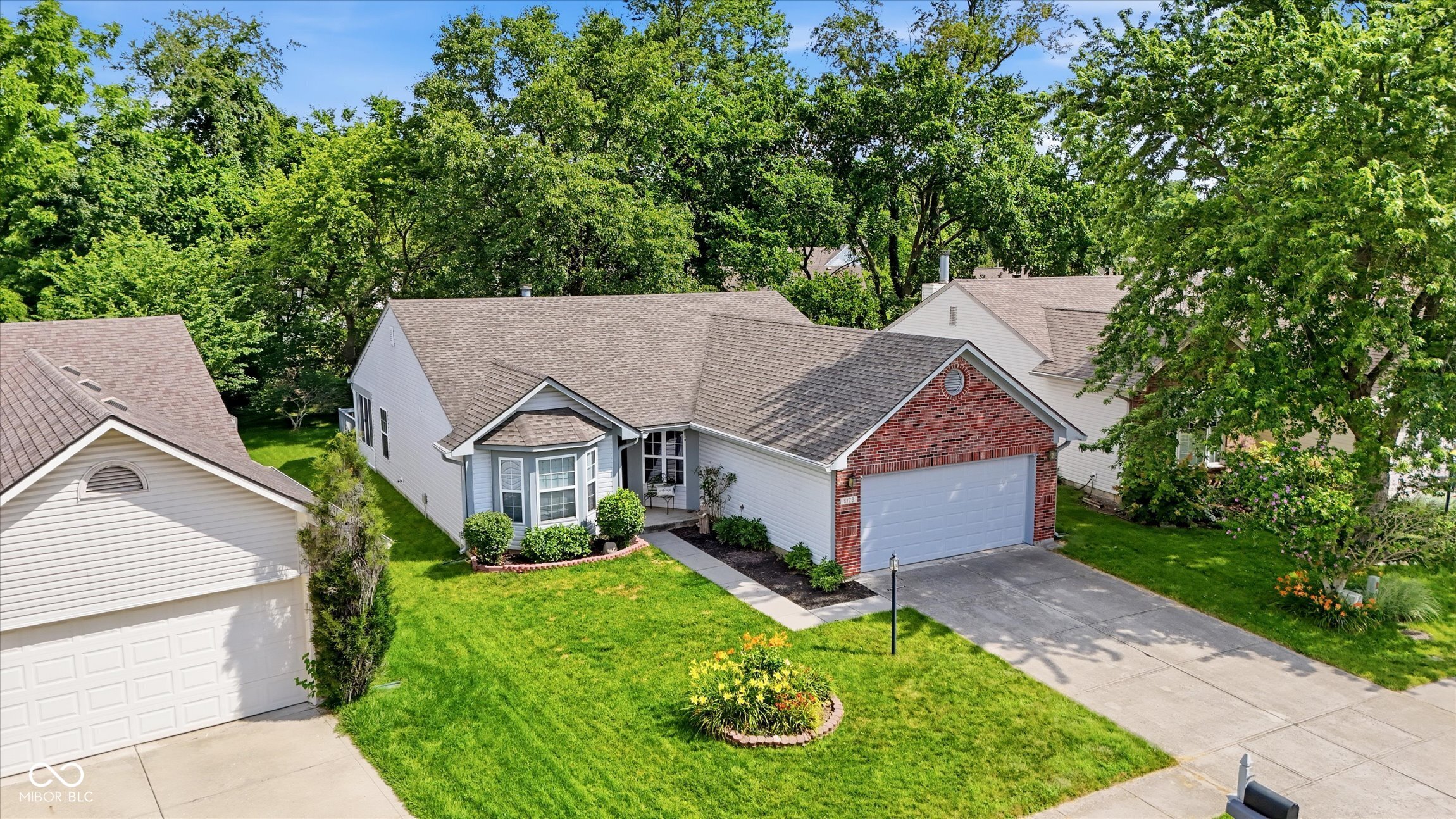 6128 White Birch Drive Property Photo 1