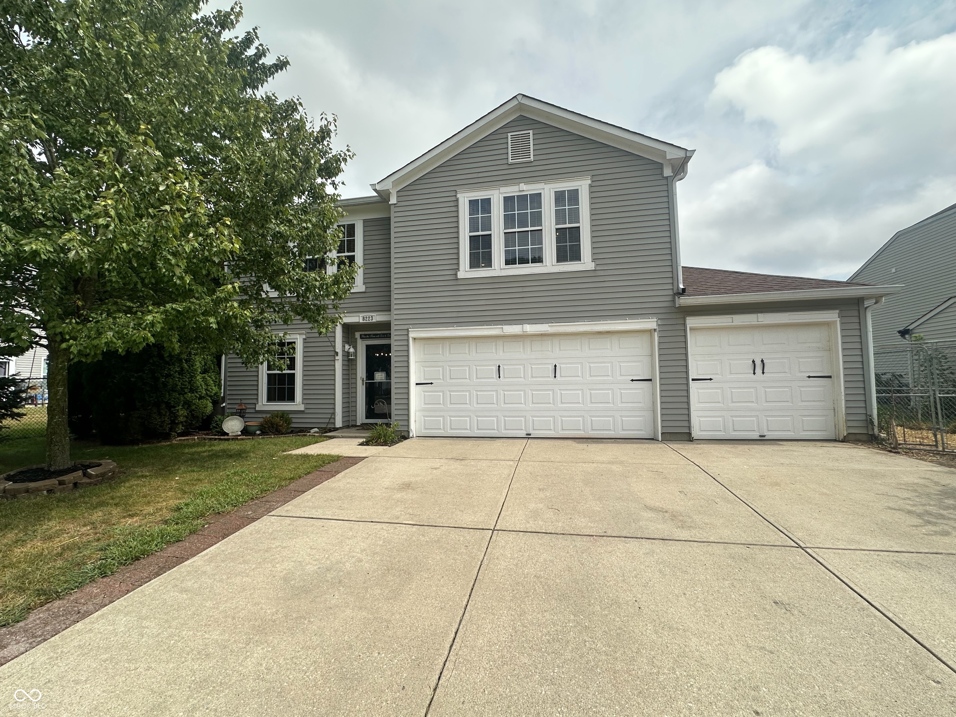 8223 Retreat Lane Property Photo 1