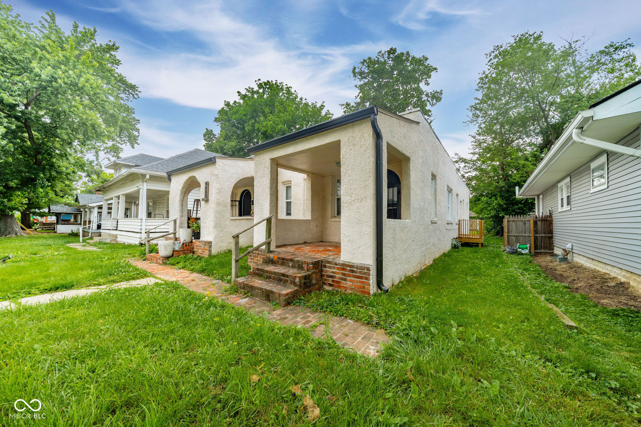 4033 Boulevard Place Property Photo 1