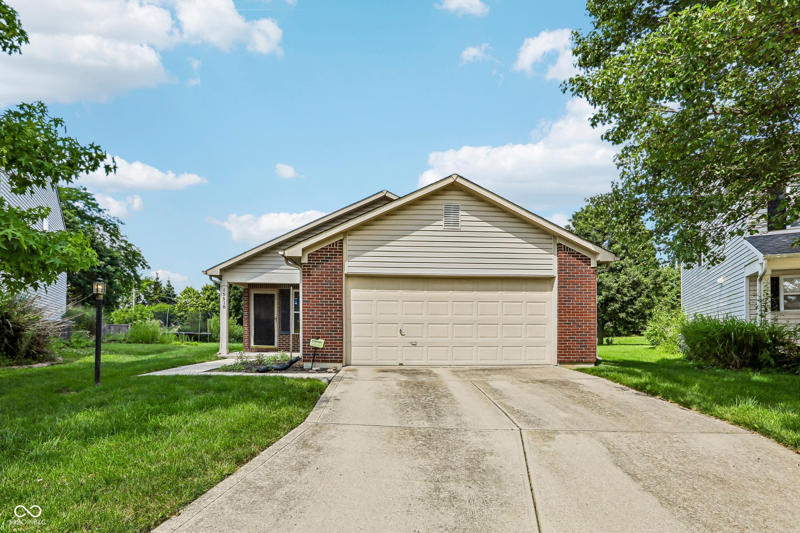 15518 Wandering Way Property Photo 1