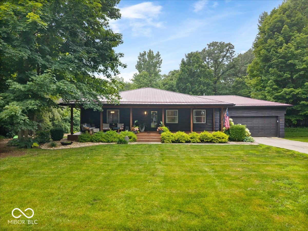 1897 N Summer Drive Property Photo 1