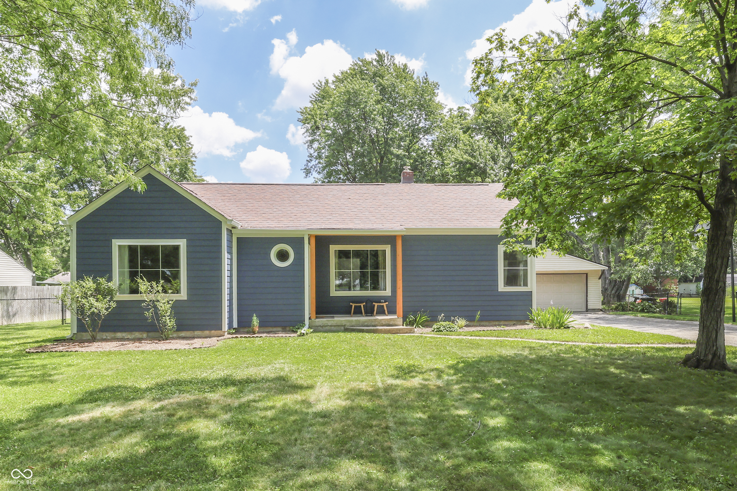 1005 N Center Drive Property Photo 1