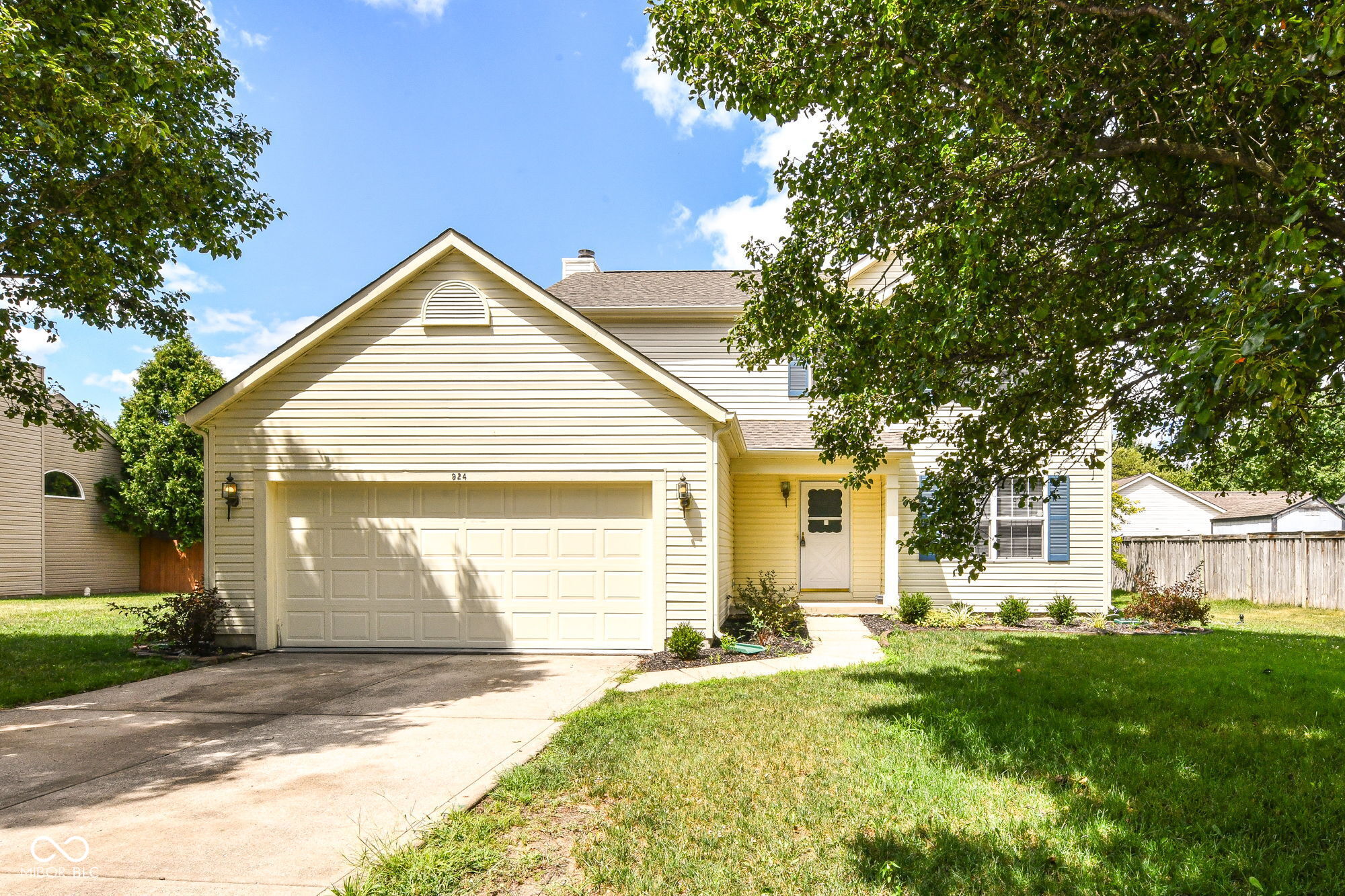 924 Thornwood Drive Property Photo 1