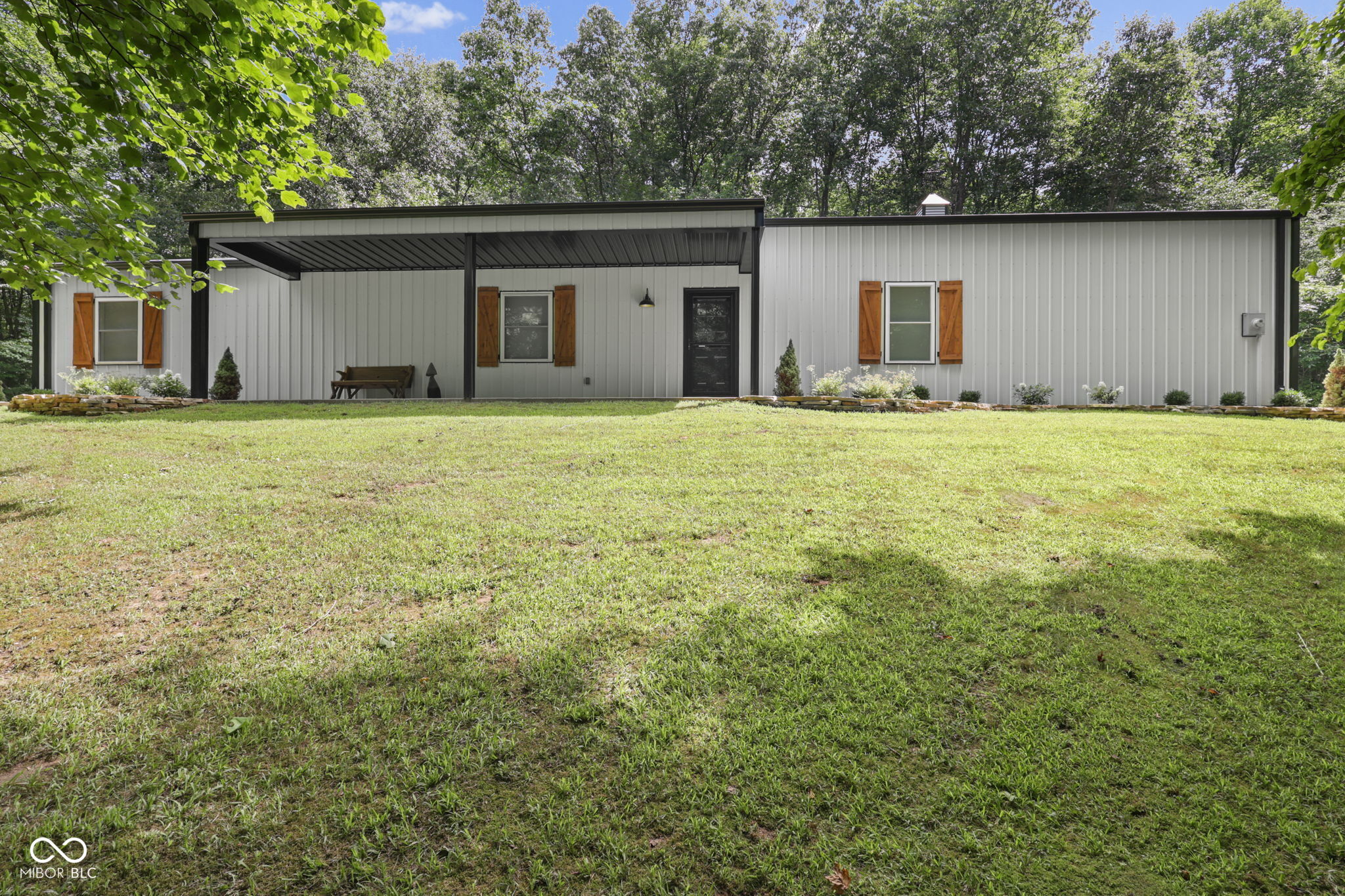 5540 E Washboard Road Property Photo 1