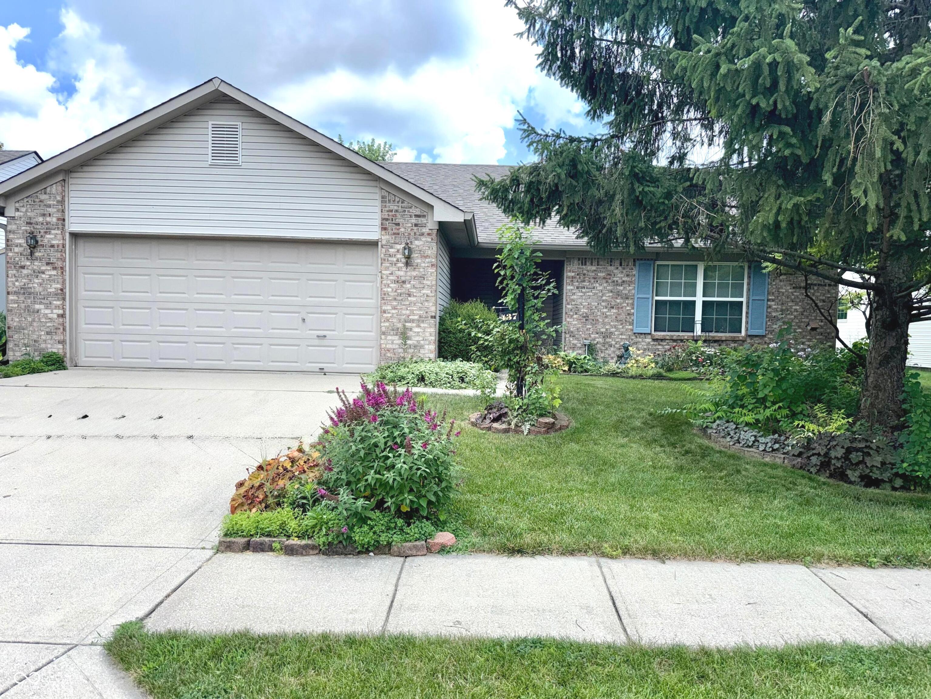 437 E Pine Ridge Drive Property Photo 1
