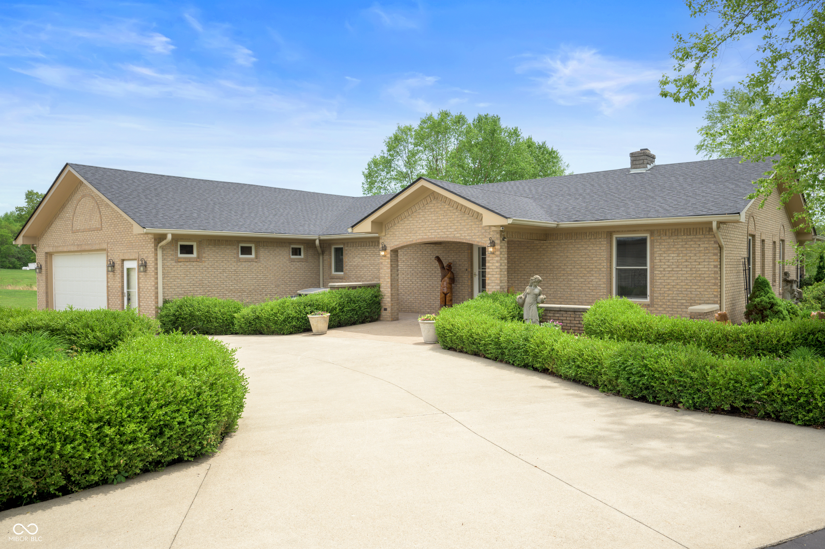 7653 N State Road 135 Property Photo 1