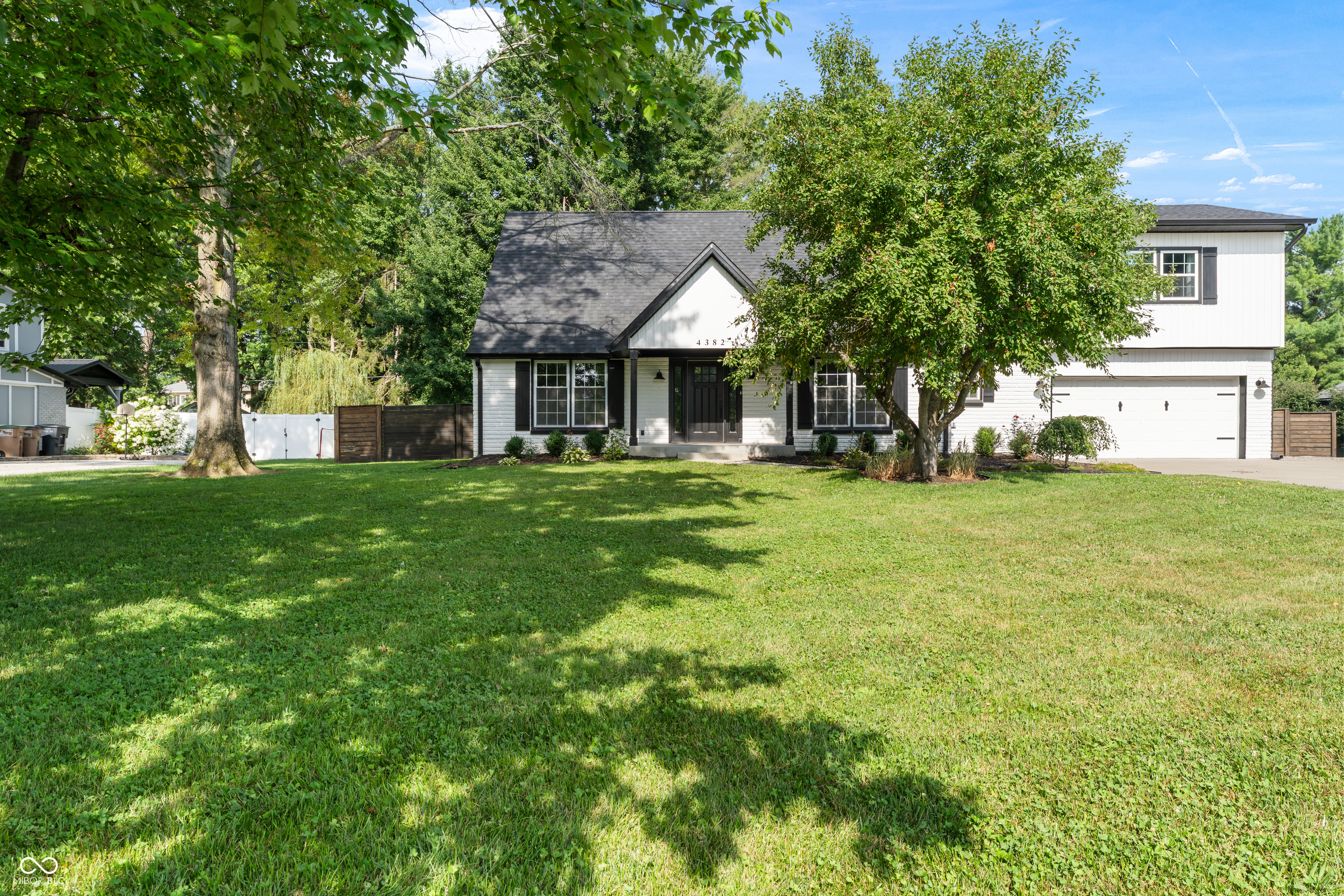 4382 River Road Property Photo 1