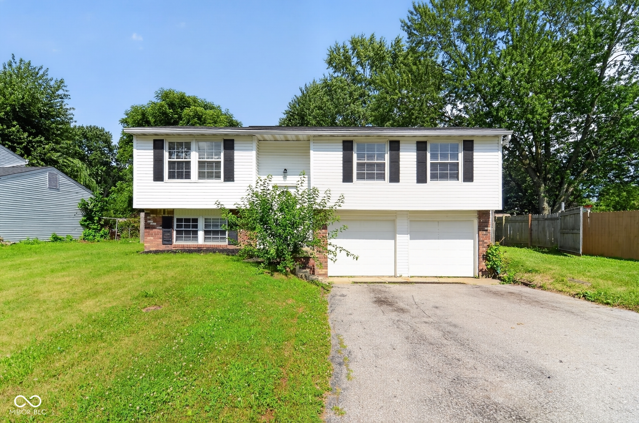 335 Broken Arrow Court Property Photo 1