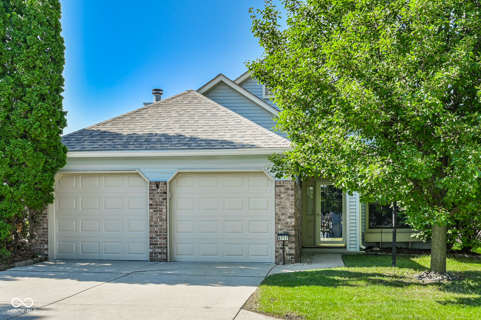 6717 Huntsmen Court Property Photo 1